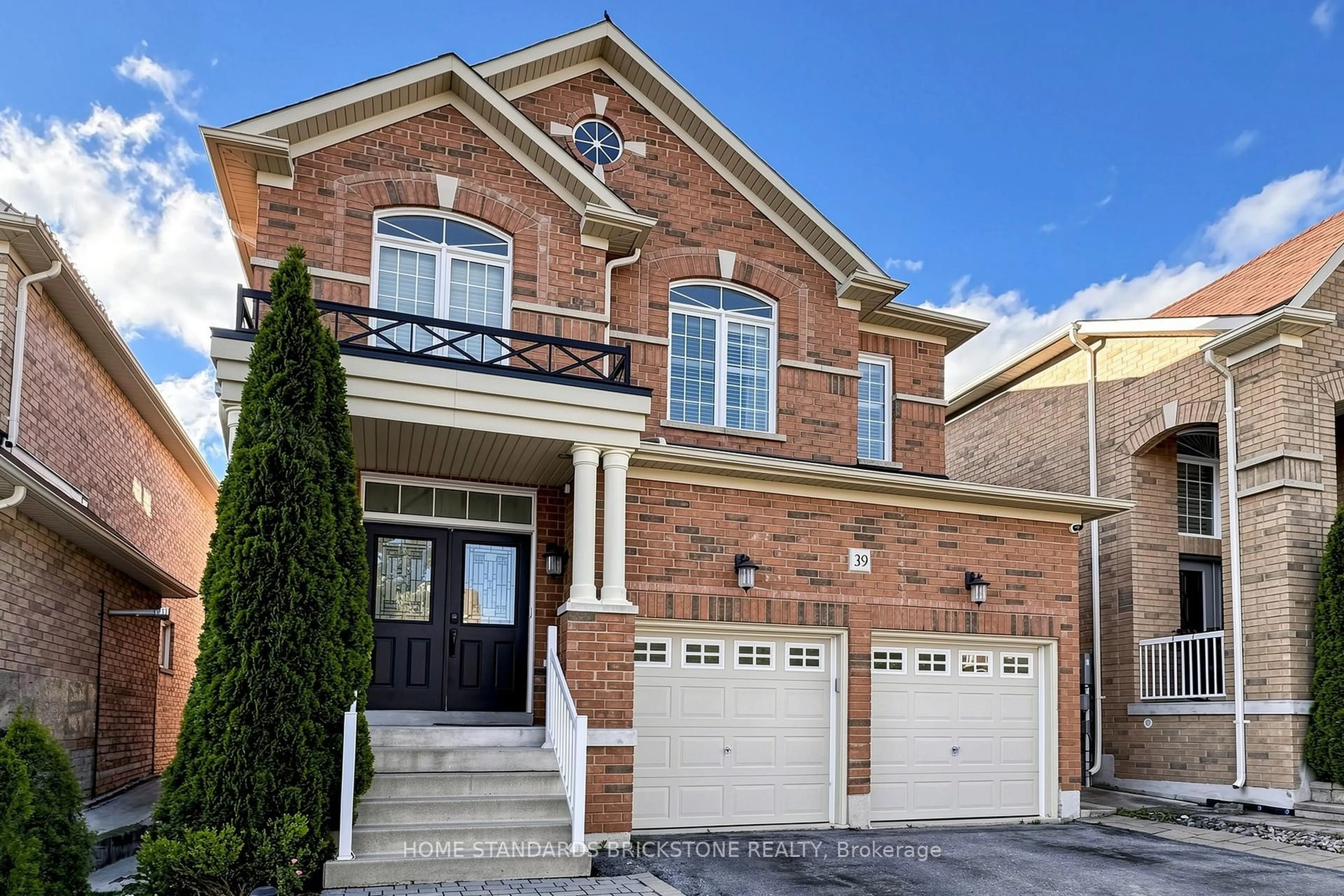 Home with brick exterior material, street for 39 Nature Way Cres, East Gwillimbury Ontario L9N 0A7