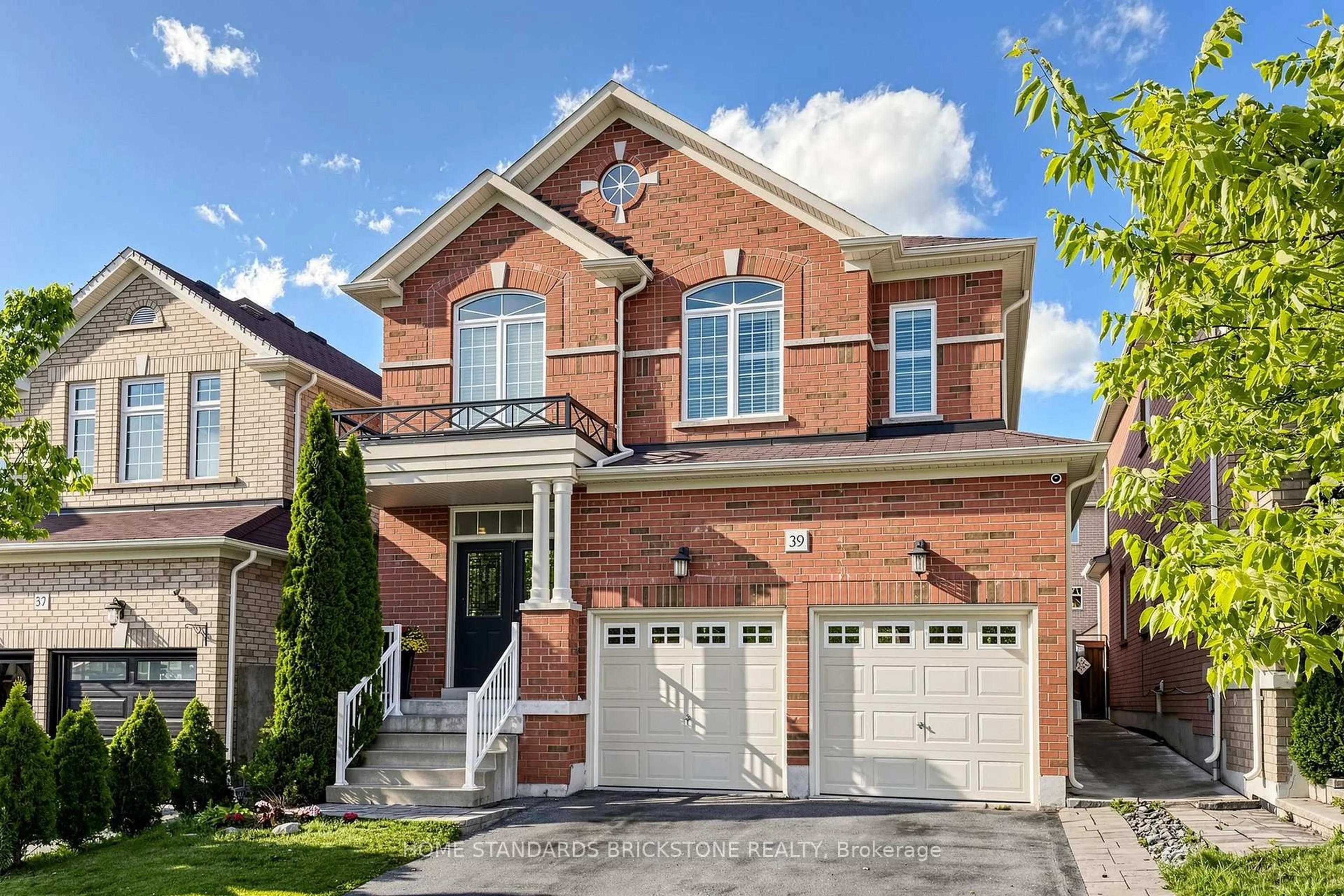 Home with brick exterior material, street for 39 Nature Way Cres, East Gwillimbury Ontario L9N 0A7