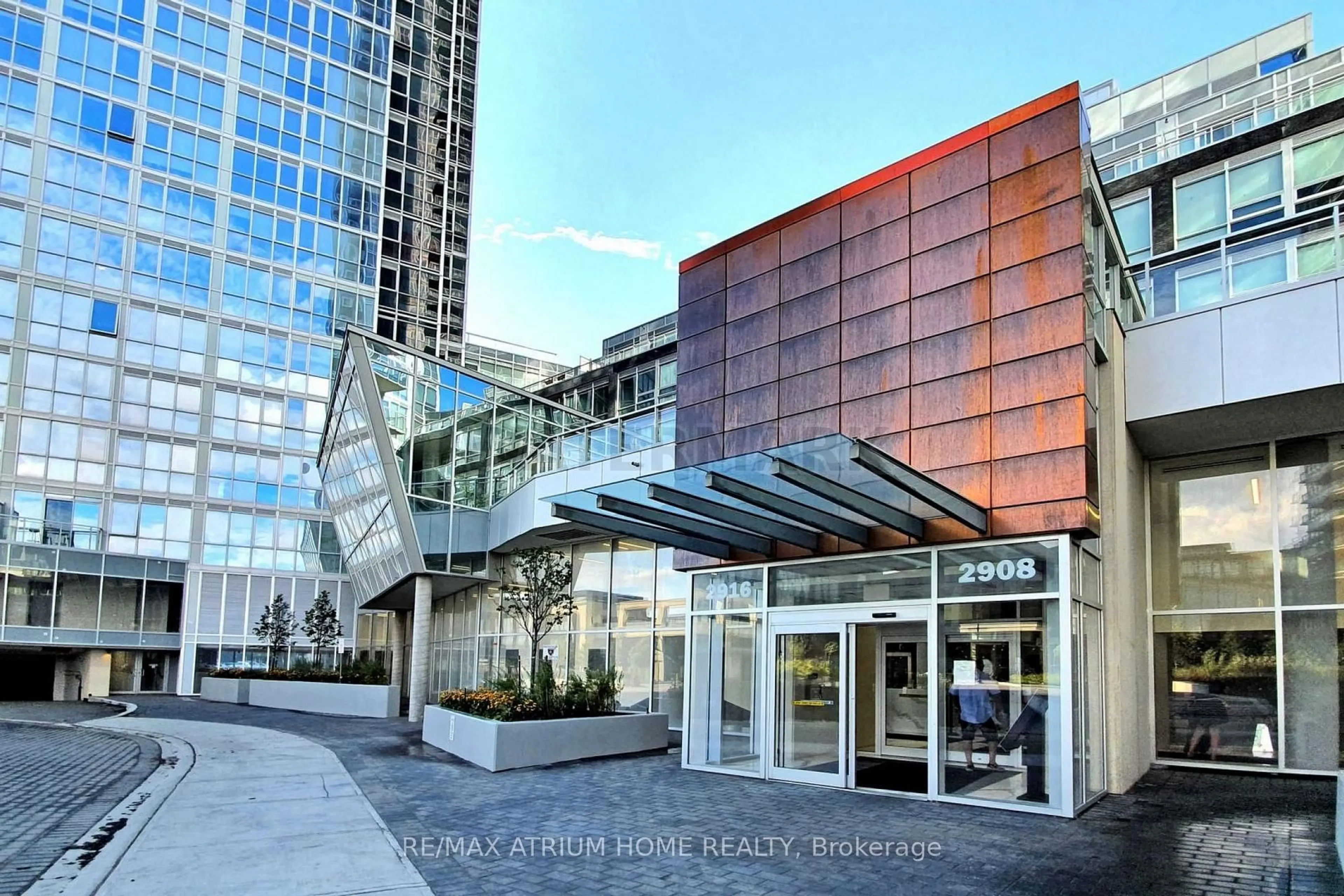 Indoor foyer for 2908 Highway 7 Rd #210, Vaughan Ontario L4K 0K5