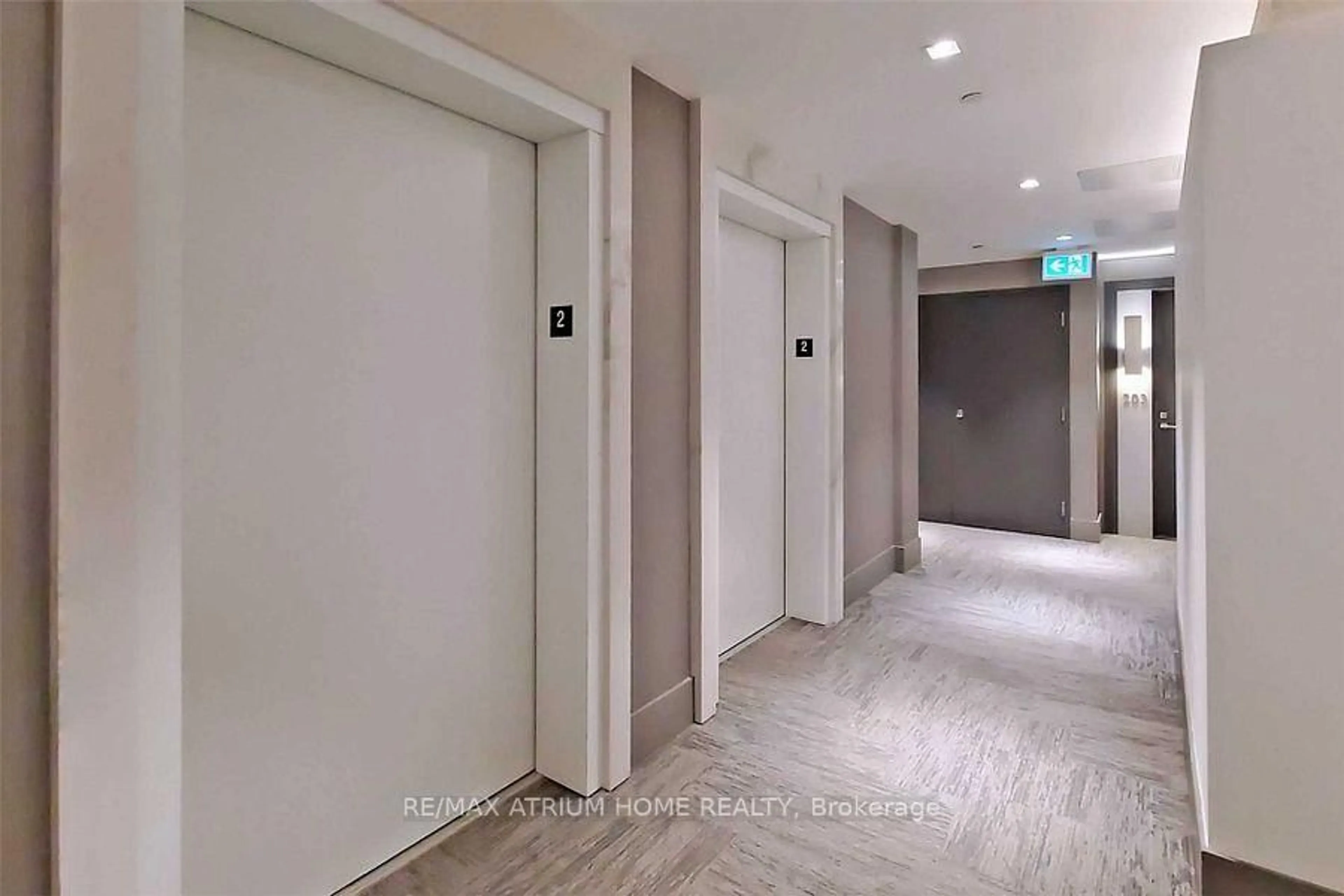 Indoor foyer for 2908 Highway 7 Rd #210, Vaughan Ontario L4K 0K5