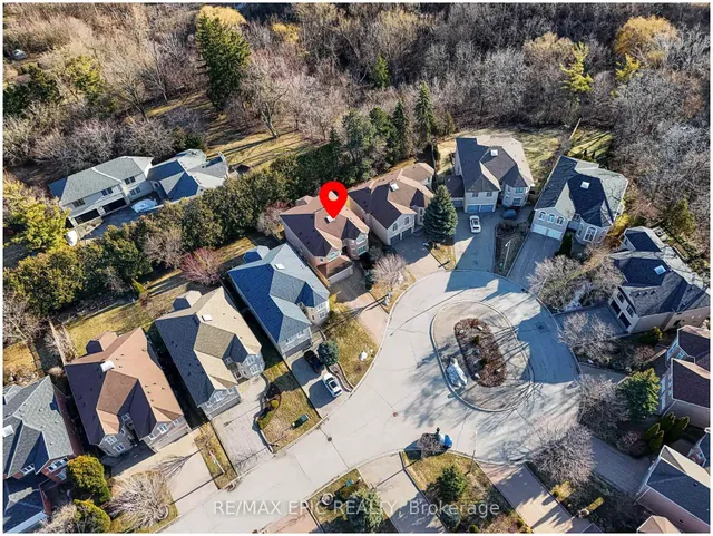11 Palace Crt, Richmond Hill 4