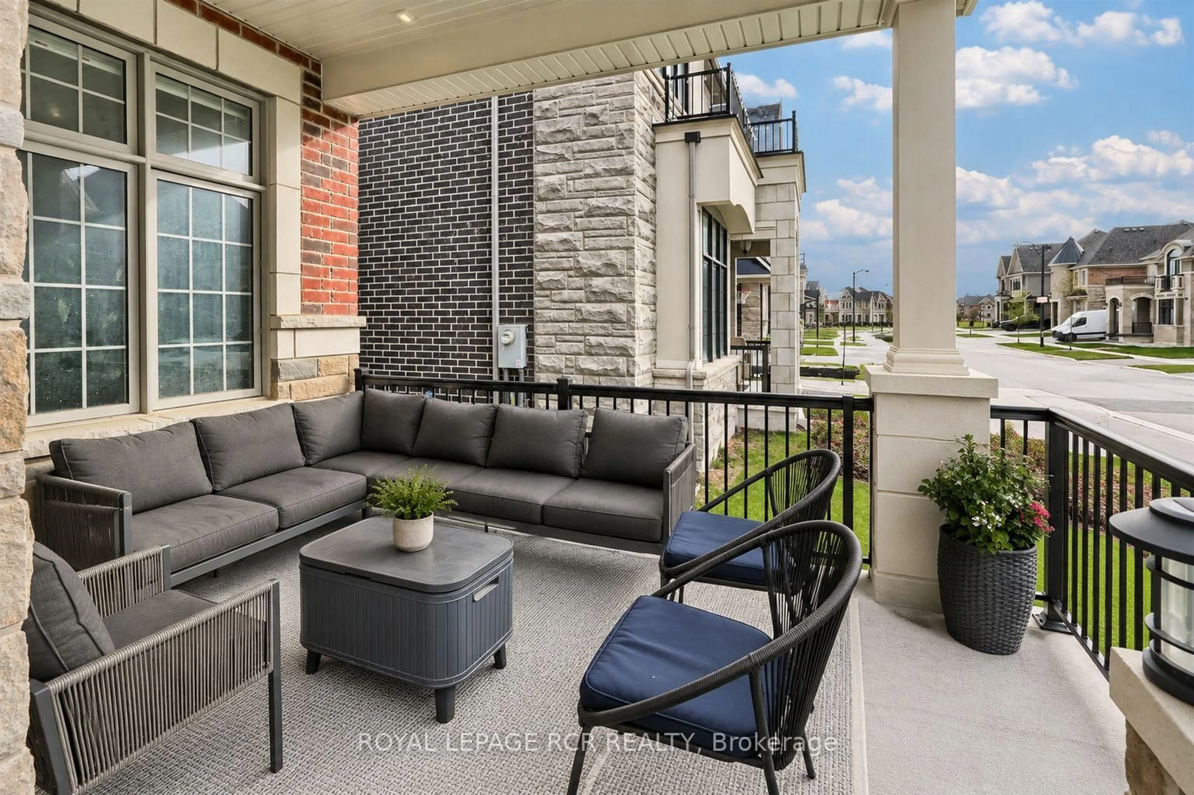Patio, unknown for 180 Klein Mills Rd, Vaughan Ontario L4H 4W4