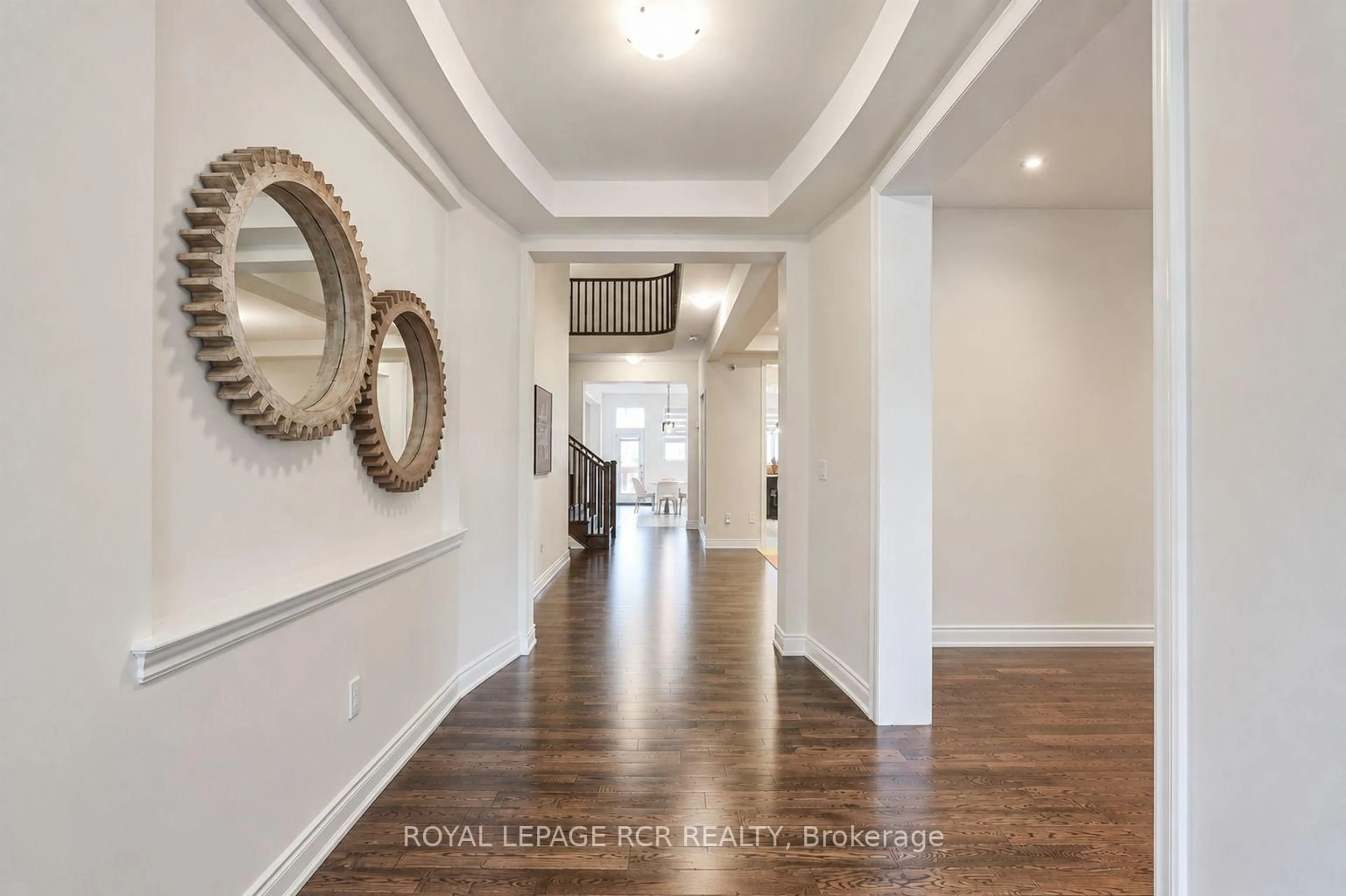 Indoor entryway for 180 Klein Mills Rd, Vaughan Ontario L4H 4W4