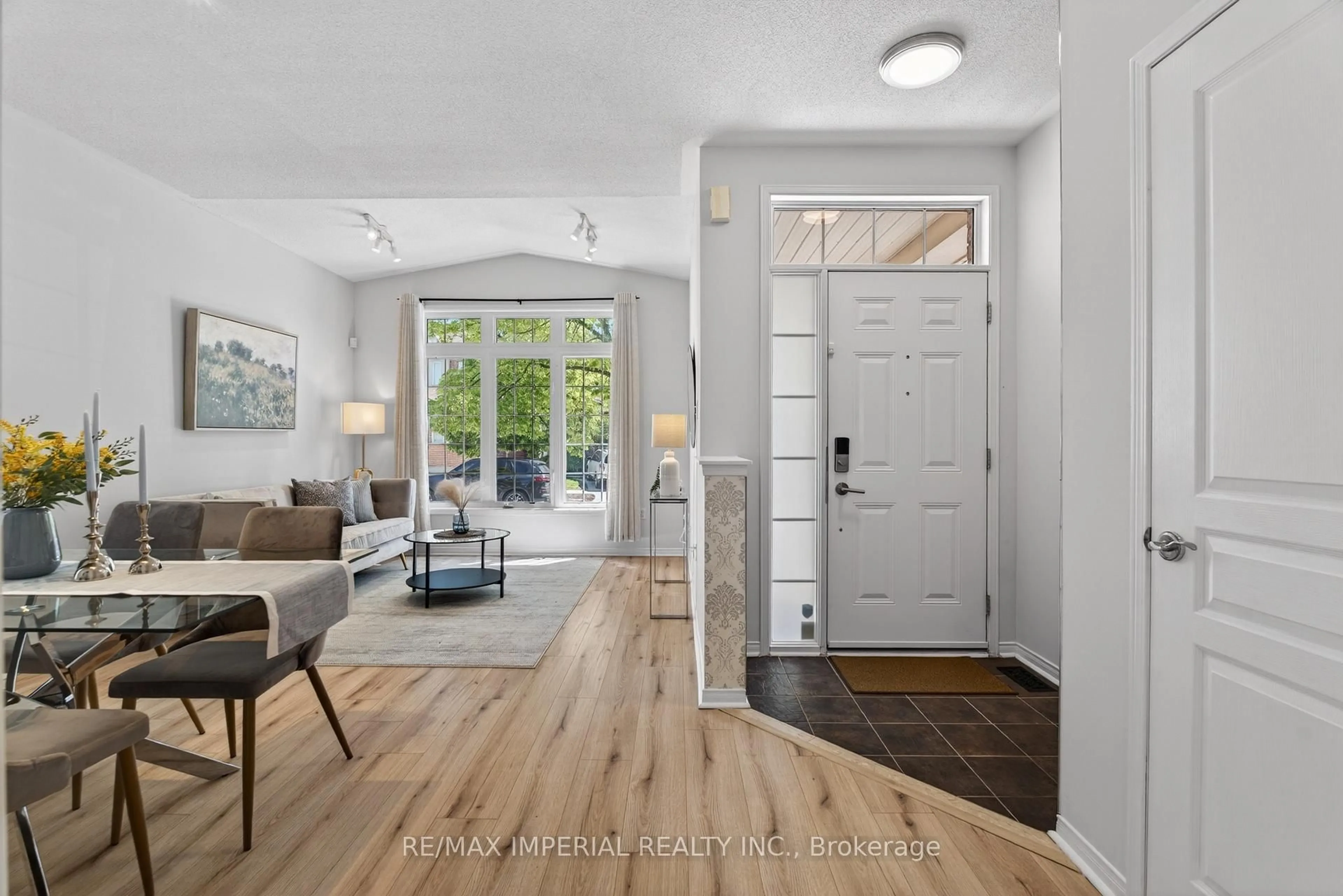 Indoor entryway for 18 Davidoff St, Markham Ontario L6E 1P6