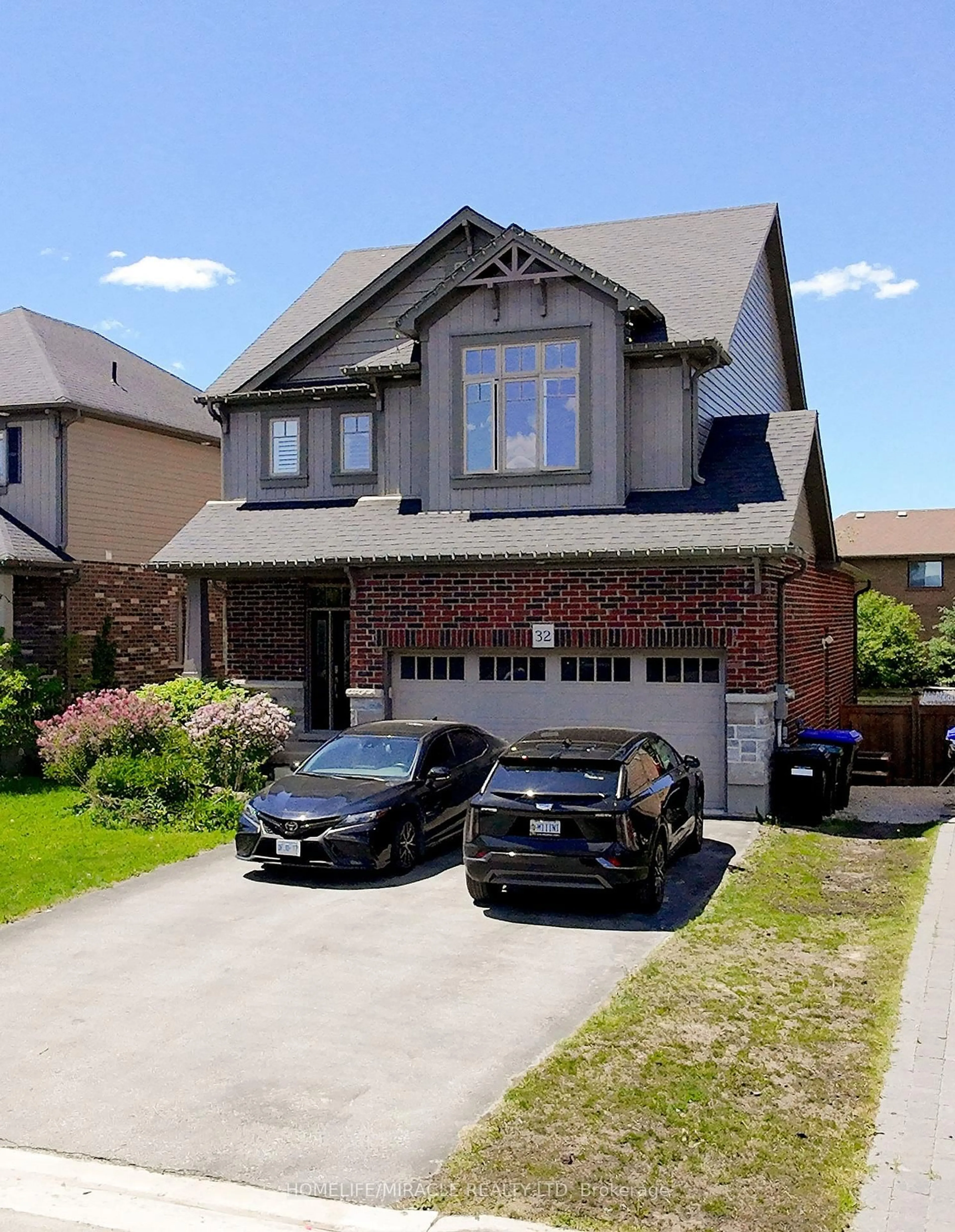 Home with brick exterior material, street for 32 Carleton Tr, New Tecumseth Ontario L0G 1A0
