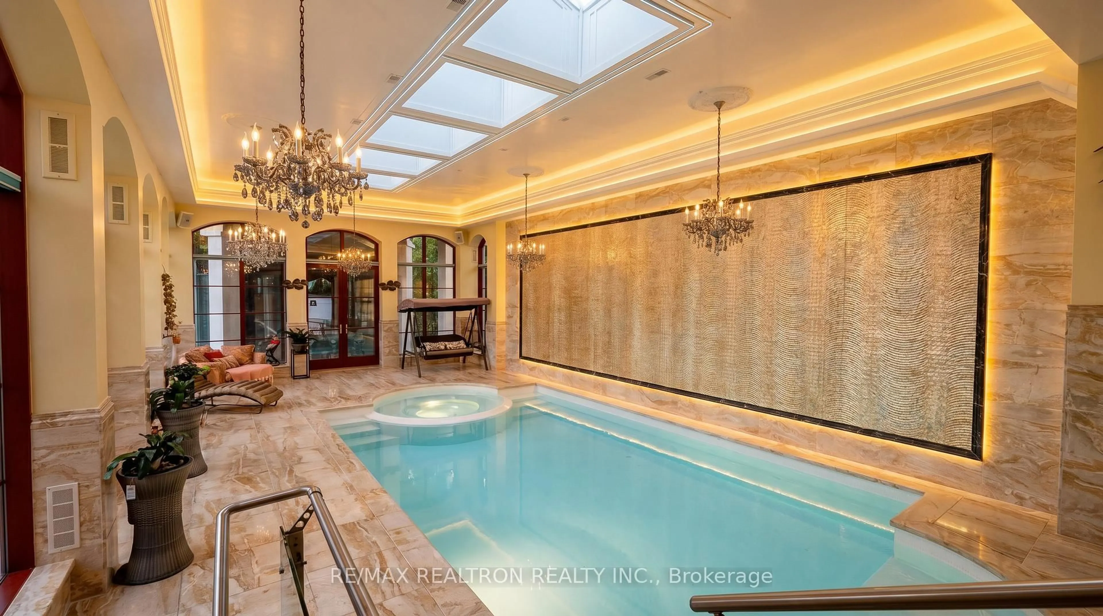 Pool for 20 Bryson Dr, Richmond Hill Ontario L4C 6E3