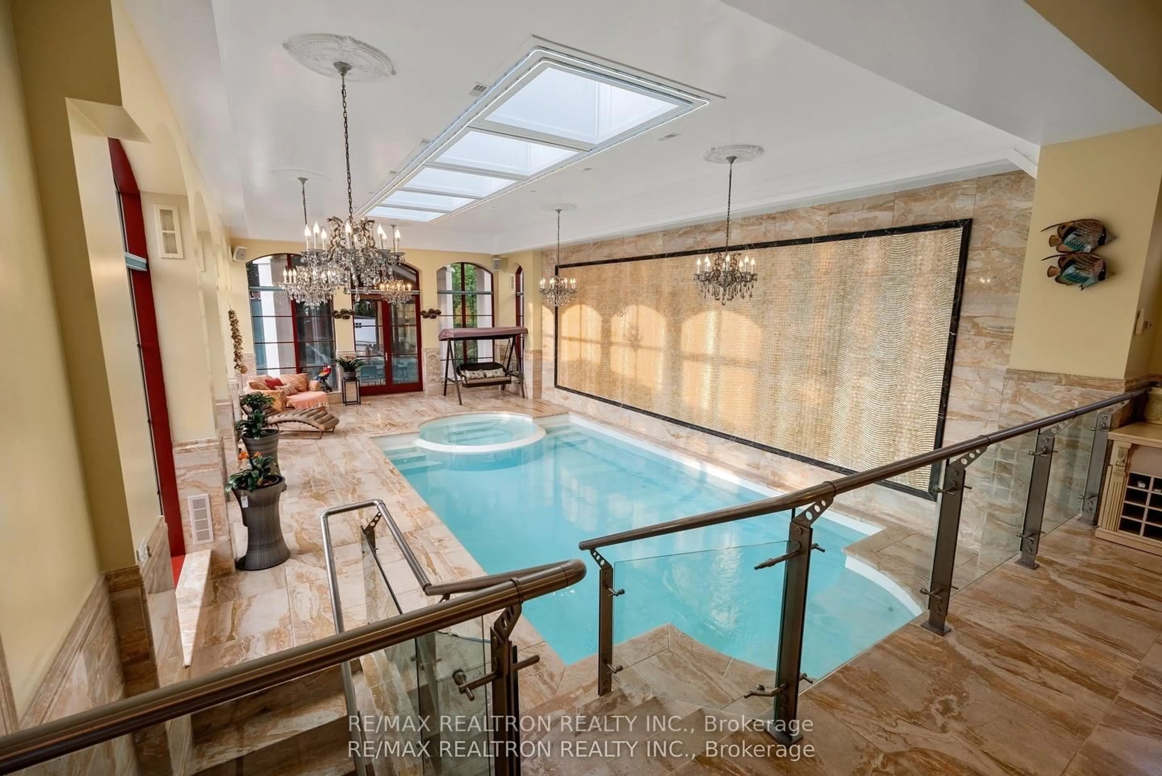Pool for 20 Bryson Dr, Richmond Hill Ontario L4C 6E3