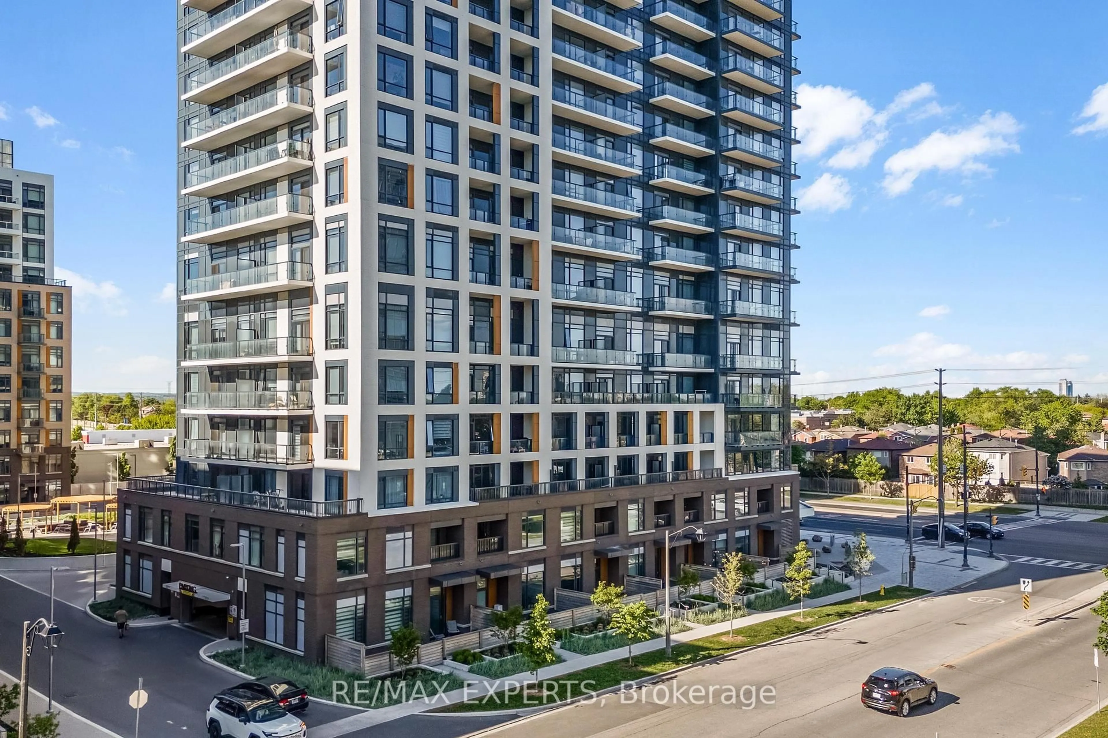 A pic from outside/outdoor area/front of a property/back of a property/a pic from drone, city buildings view from balcony for 7950 Bathurst St #1501, Vaughan Ontario L4J 0L4