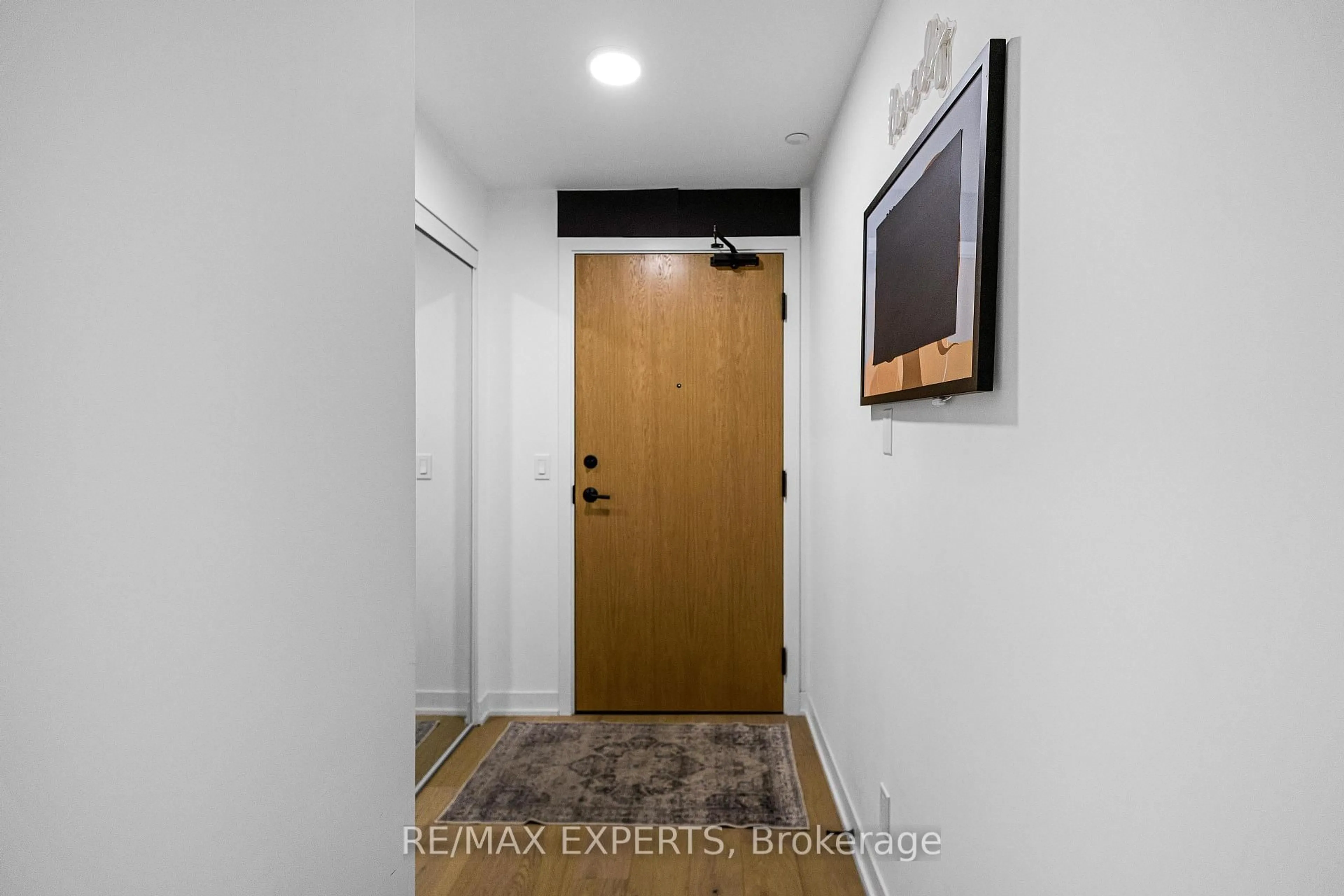Indoor entryway for 7950 Bathurst St #1501, Vaughan Ontario L4J 0L4