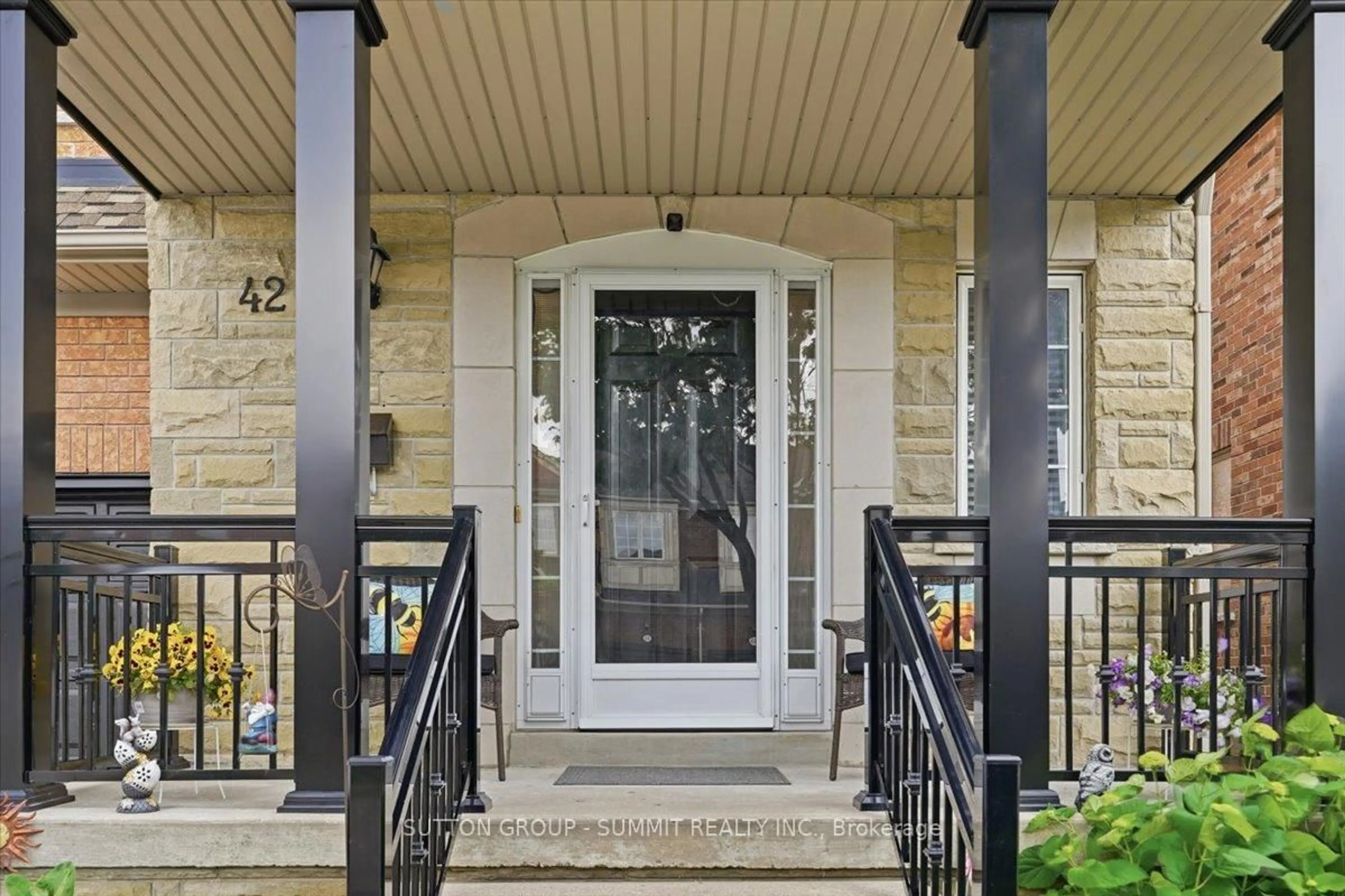Indoor entryway for 42 Dylan St, Vaughan Ontario L4H 2X5