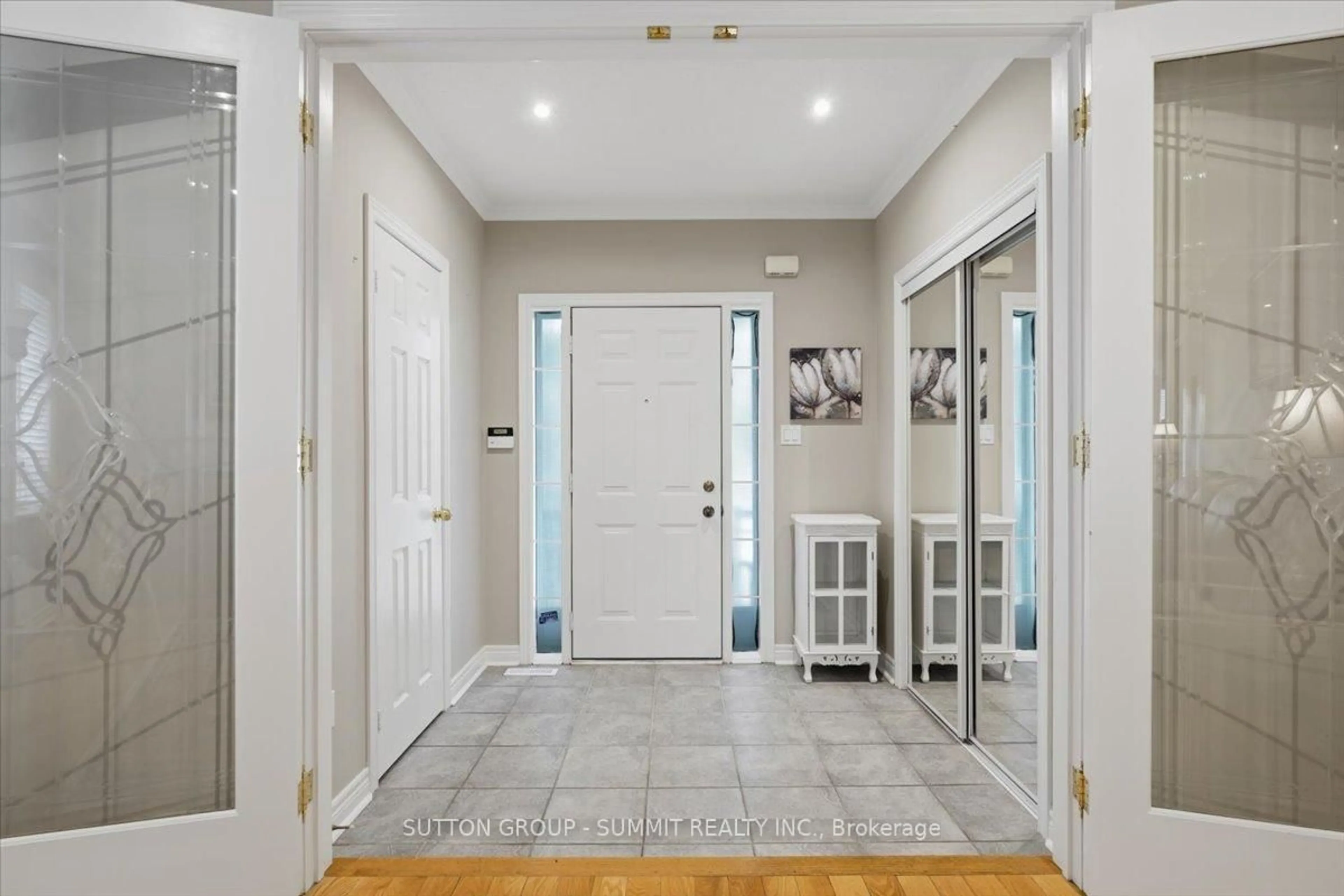 Indoor entryway for 42 Dylan St, Vaughan Ontario L4H 2X5