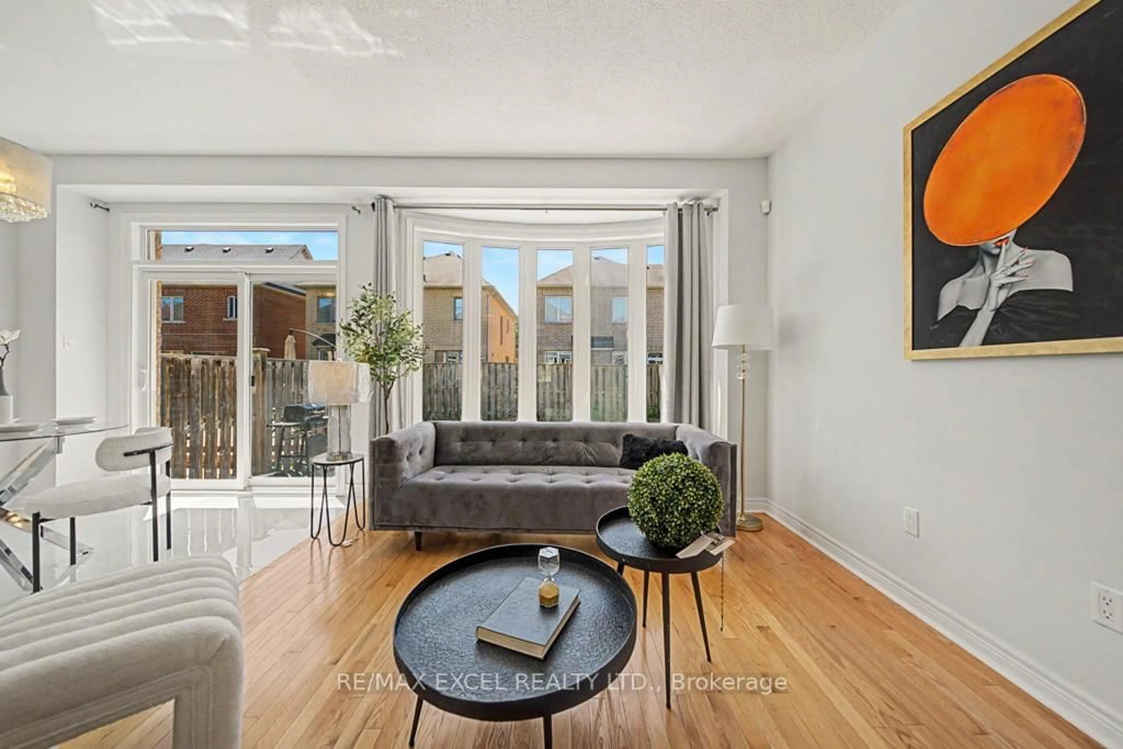 Living room with furniture, unknown for 33 Brown Lane, Whitchurch-Stouffville Ontario L4A 0V1