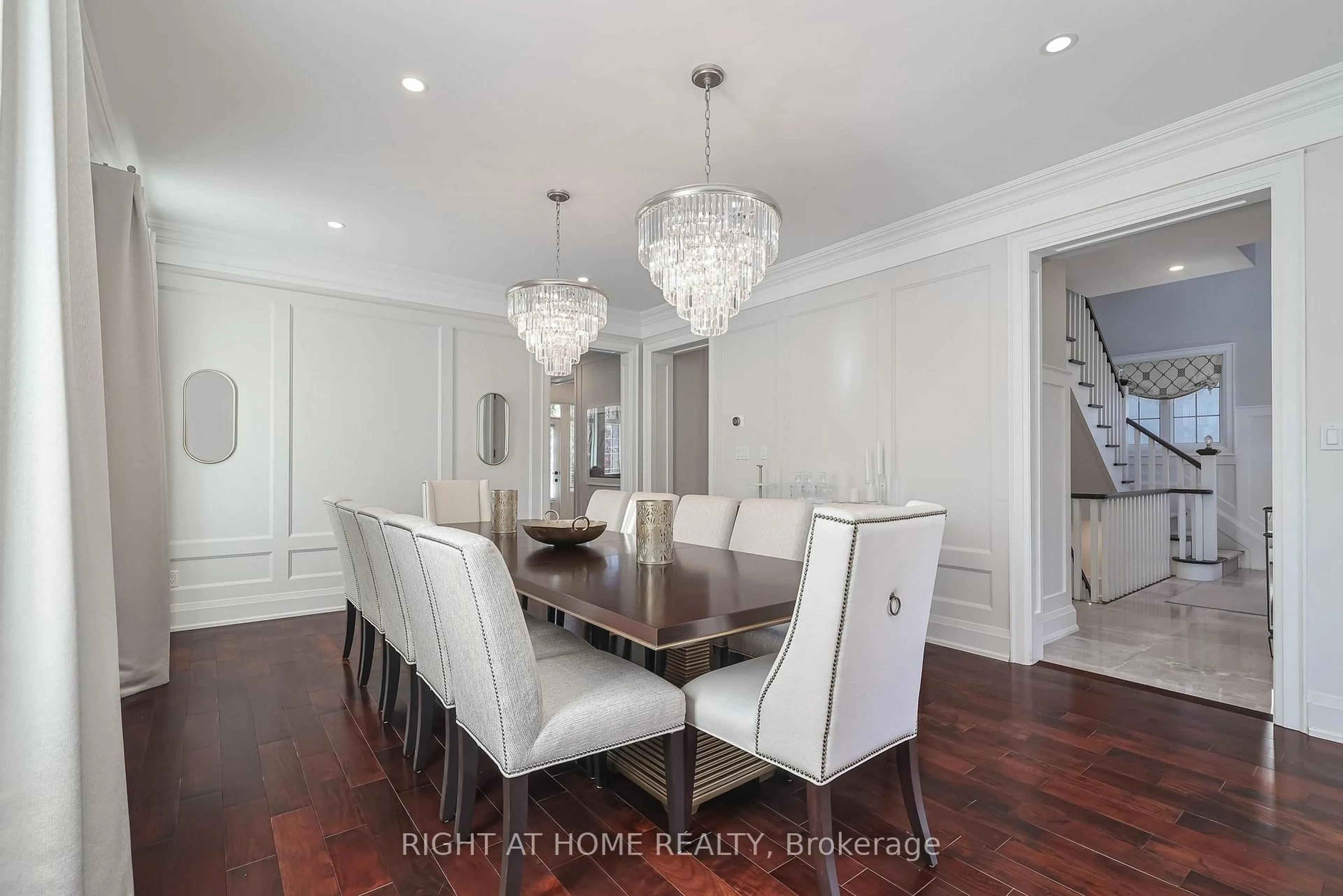 Dining room, wood/laminate floor for 144 Brooke St, Vaughan Ontario L4J 1Y9