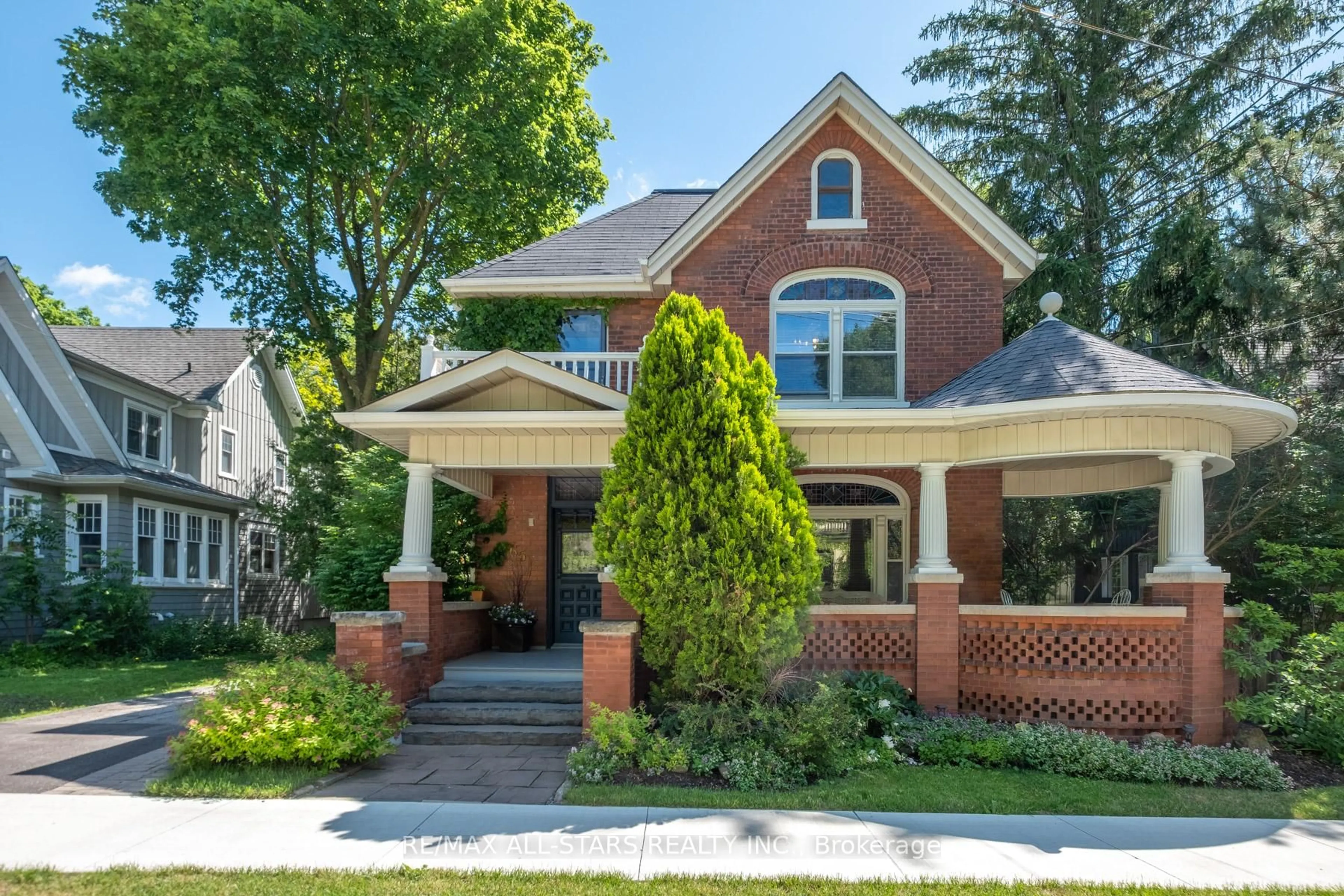 Home with brick exterior material, street for 65 O'Brien Ave, Whitchurch-Stouffville Ontario L4A 4J8