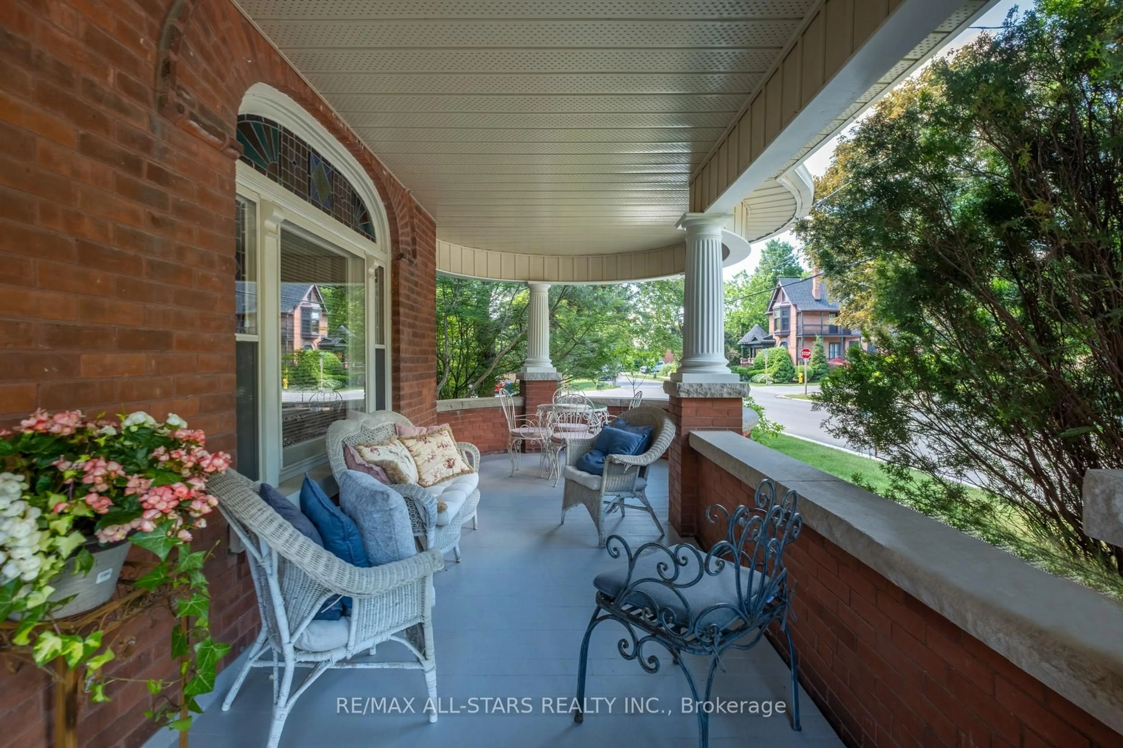 Patio, street for 65 O'Brien Ave, Whitchurch-Stouffville Ontario L4A 4J8
