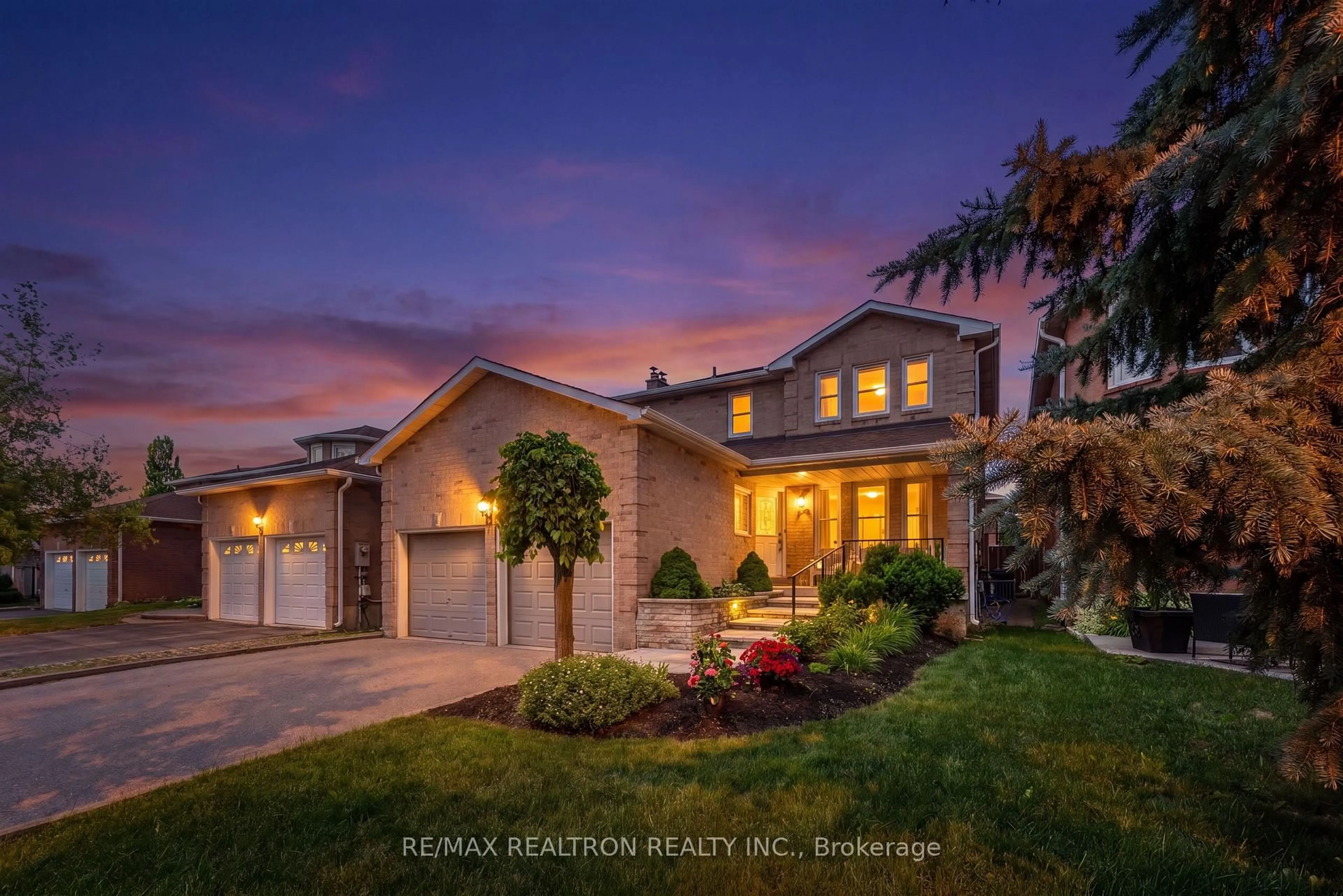 Home with brick exterior material, street for 10 Millcreek Cres, Vaughan Ontario L4J 6N5