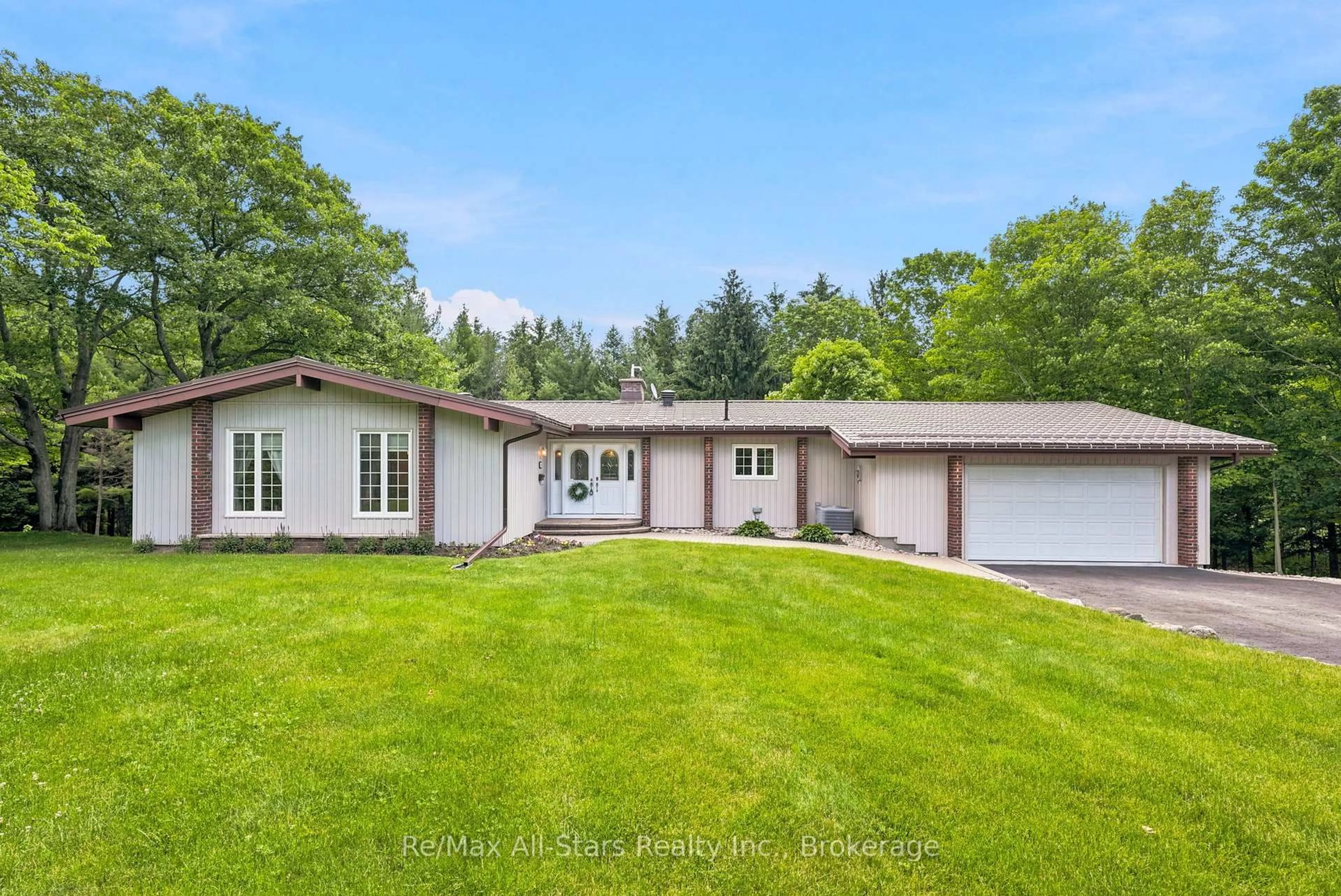 A pic from outside/outdoor area/front of a property/back of a property/a pic from drone, unknown for 5149 8 Concession, Uxbridge Ontario L9P 0L1