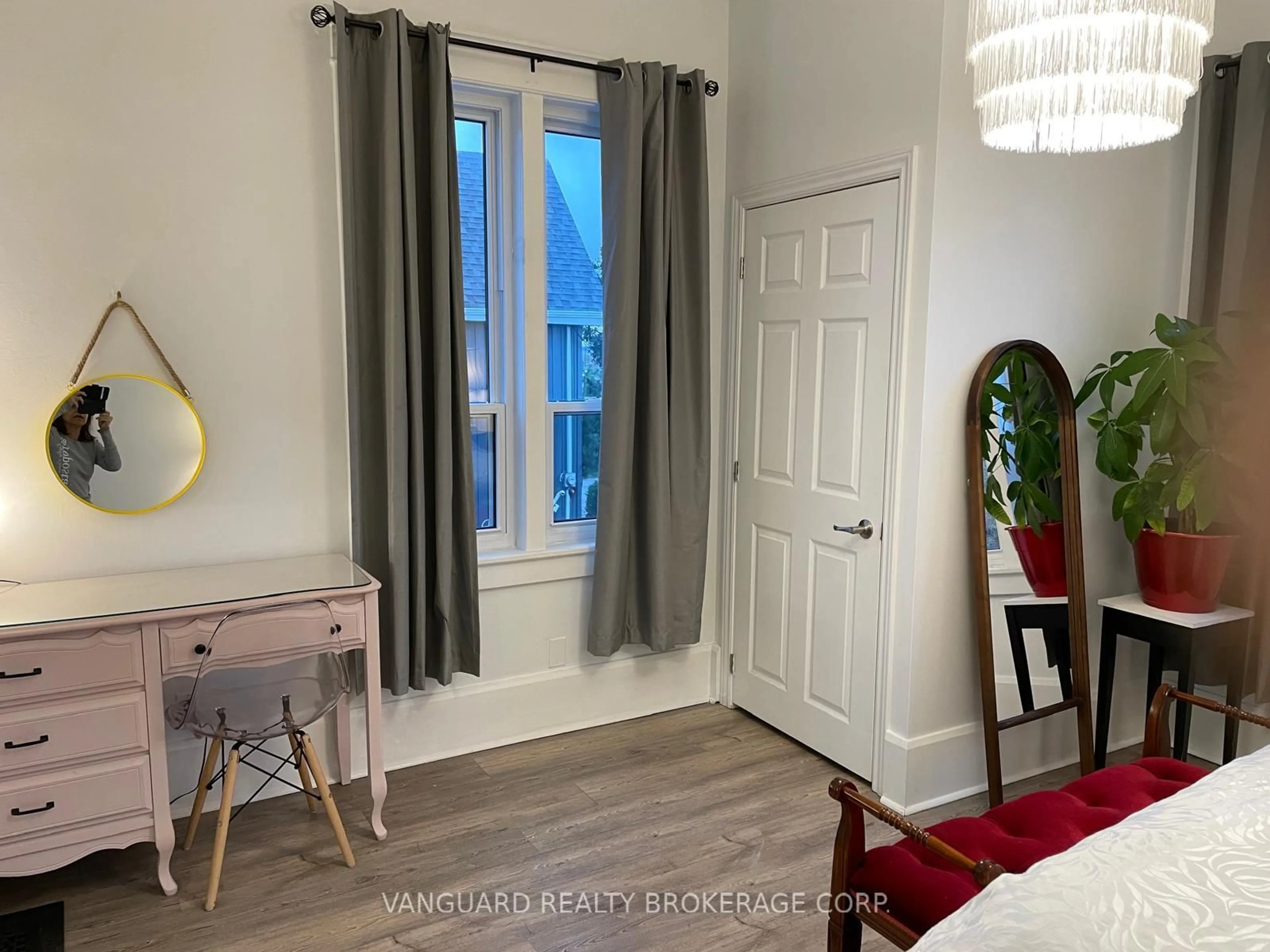 A pic of a room for 71 John St, Bradford West Gwillimbury Ontario L3Z 1G3