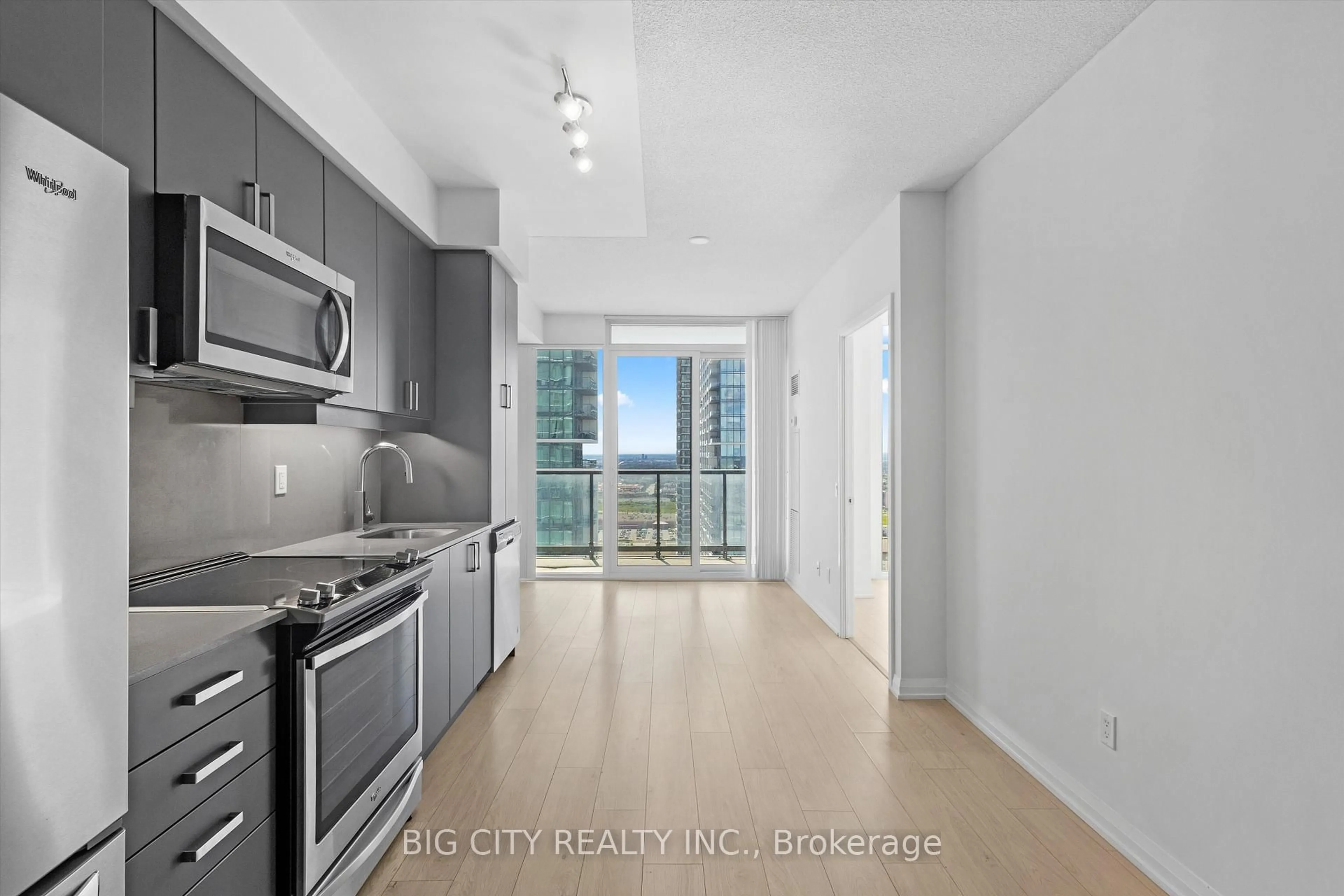 Standard kitchen, unknown for 7895 Jane St #3211, Vaughan Ontario L4K 2M7
