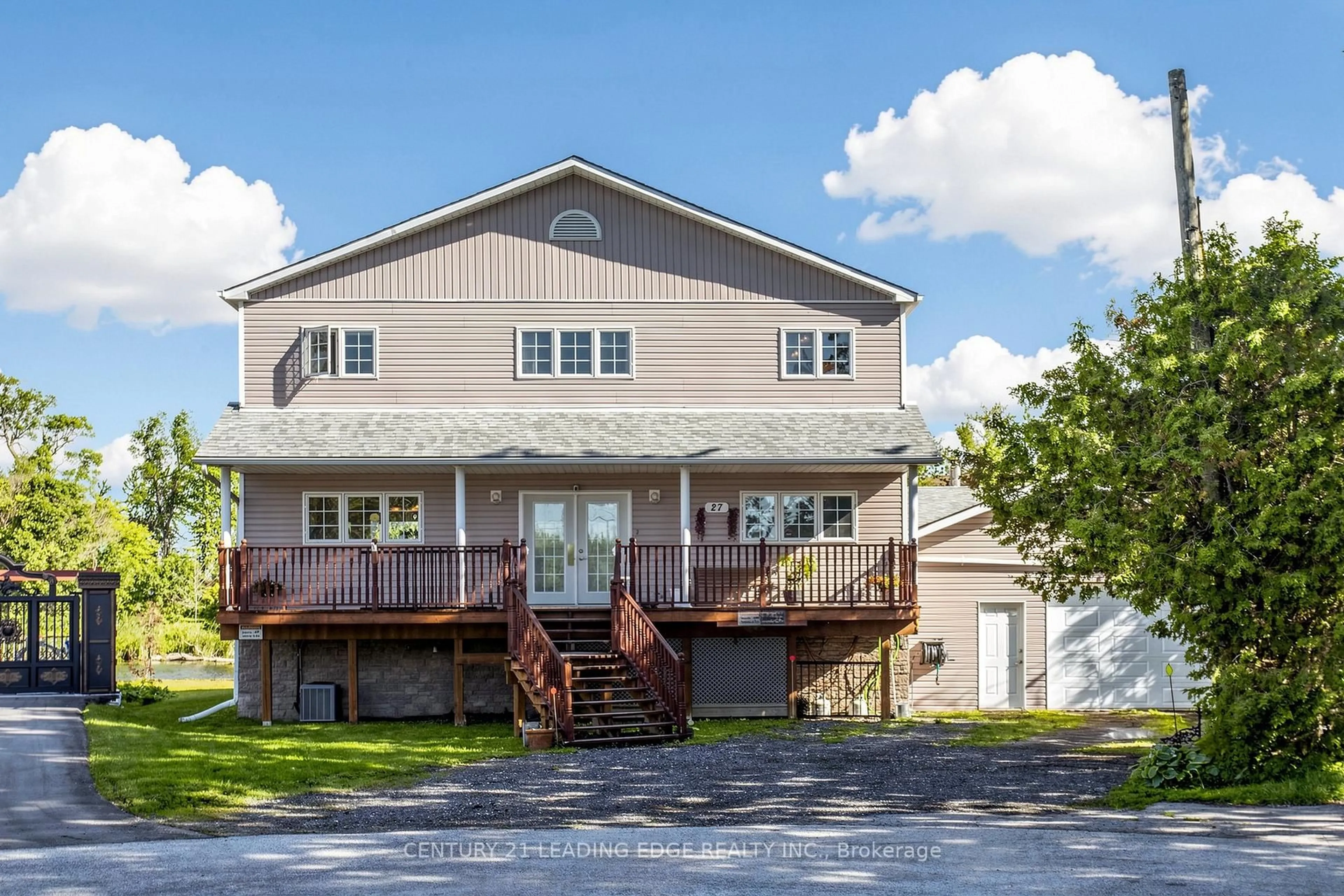 Home with vinyl exterior material, water/lake/river/ocean view for 27 Robert St, Georgina Ontario L4P 1K7