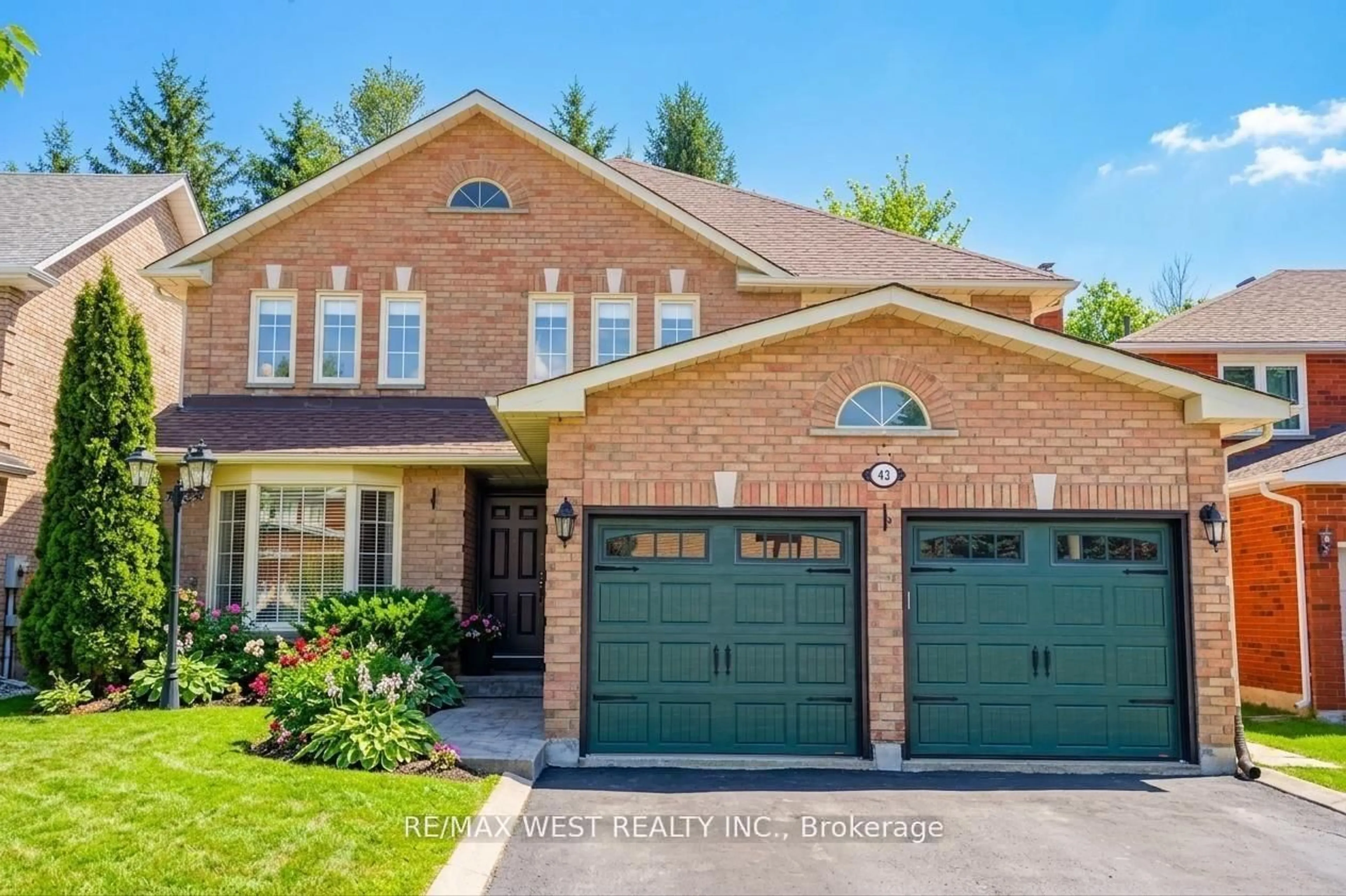 Home with brick exterior material, street for 43 Summitcrest Dr, Richmond Hill Ontario L4S 1A7