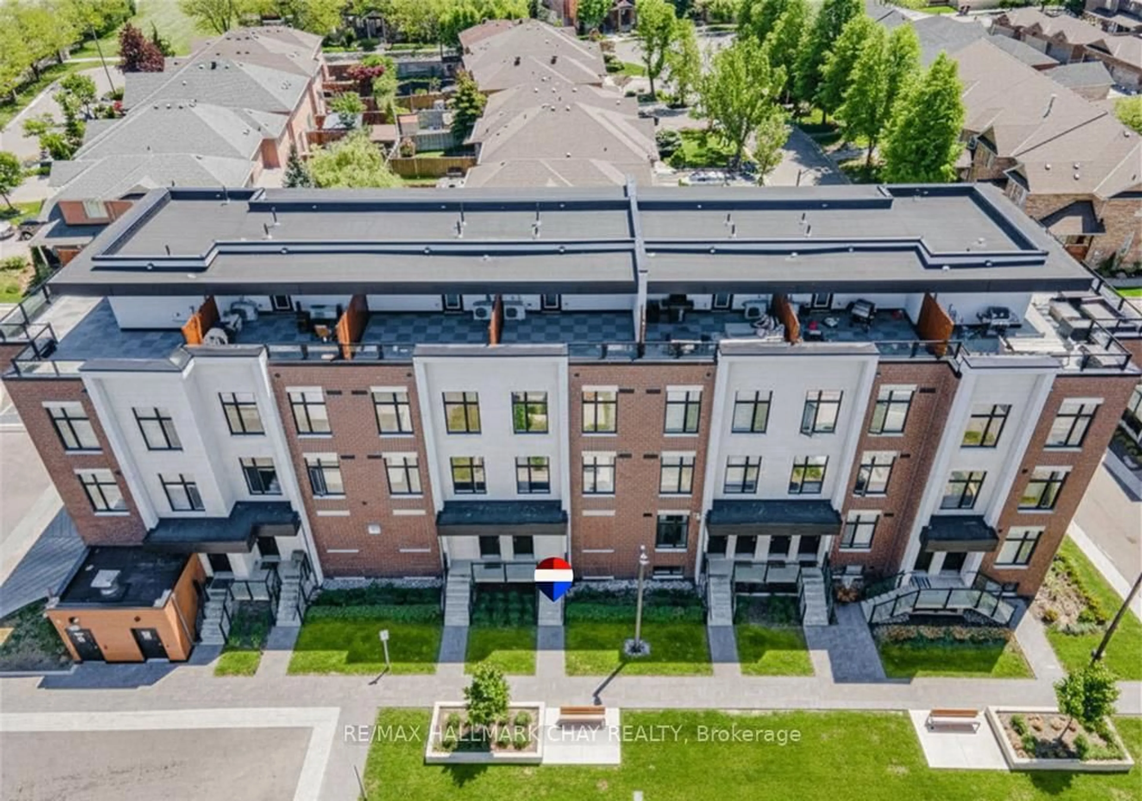 A pic from outside/outdoor area/front of a property/back of a property/a pic from drone, unknown for 9570 Islington Ave #227, Vaughan Ontario L4H 4Z5