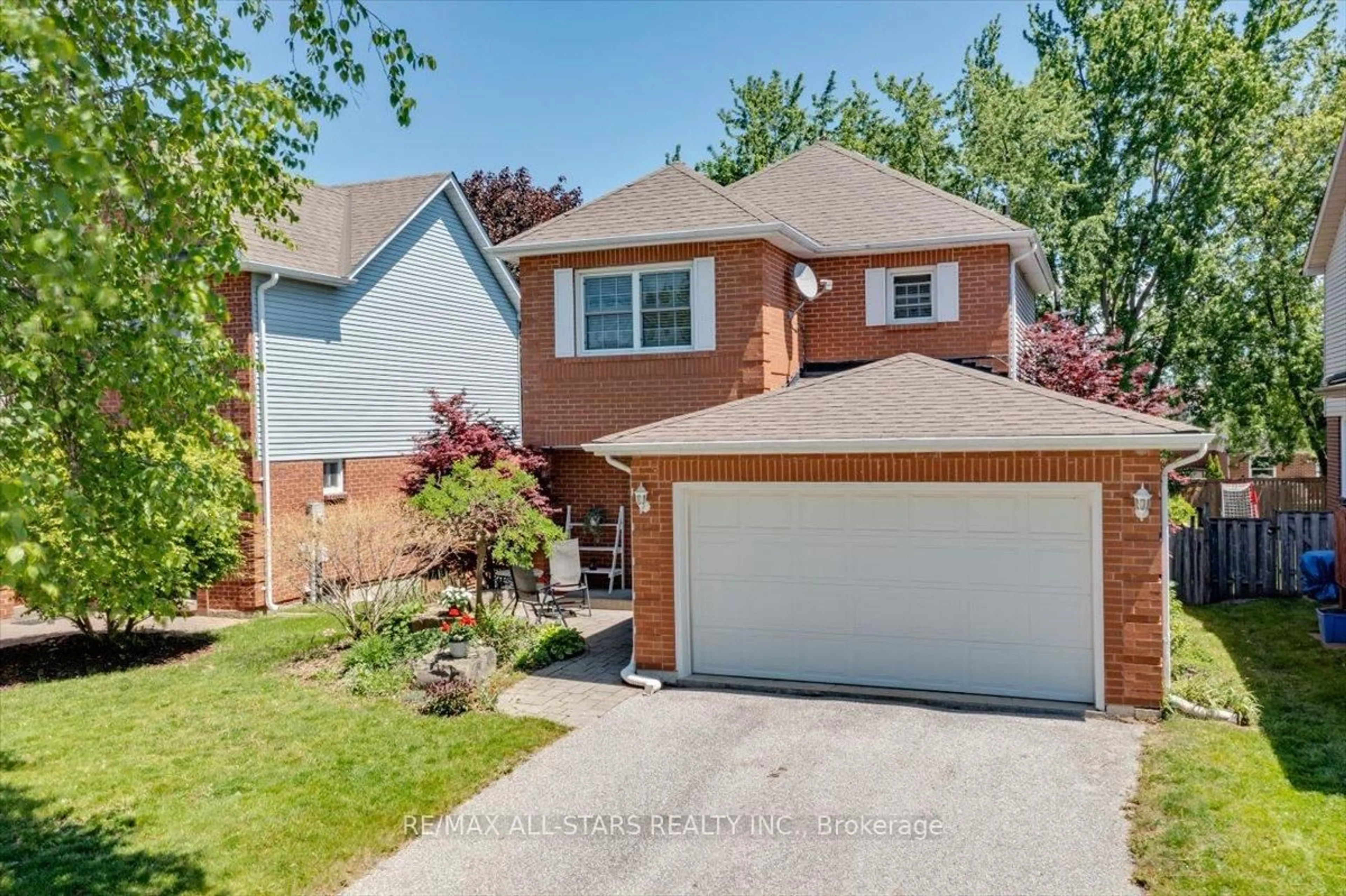 Home with brick exterior material, street for 66 Kyle Cres, Georgina Ontario L4P 3P6