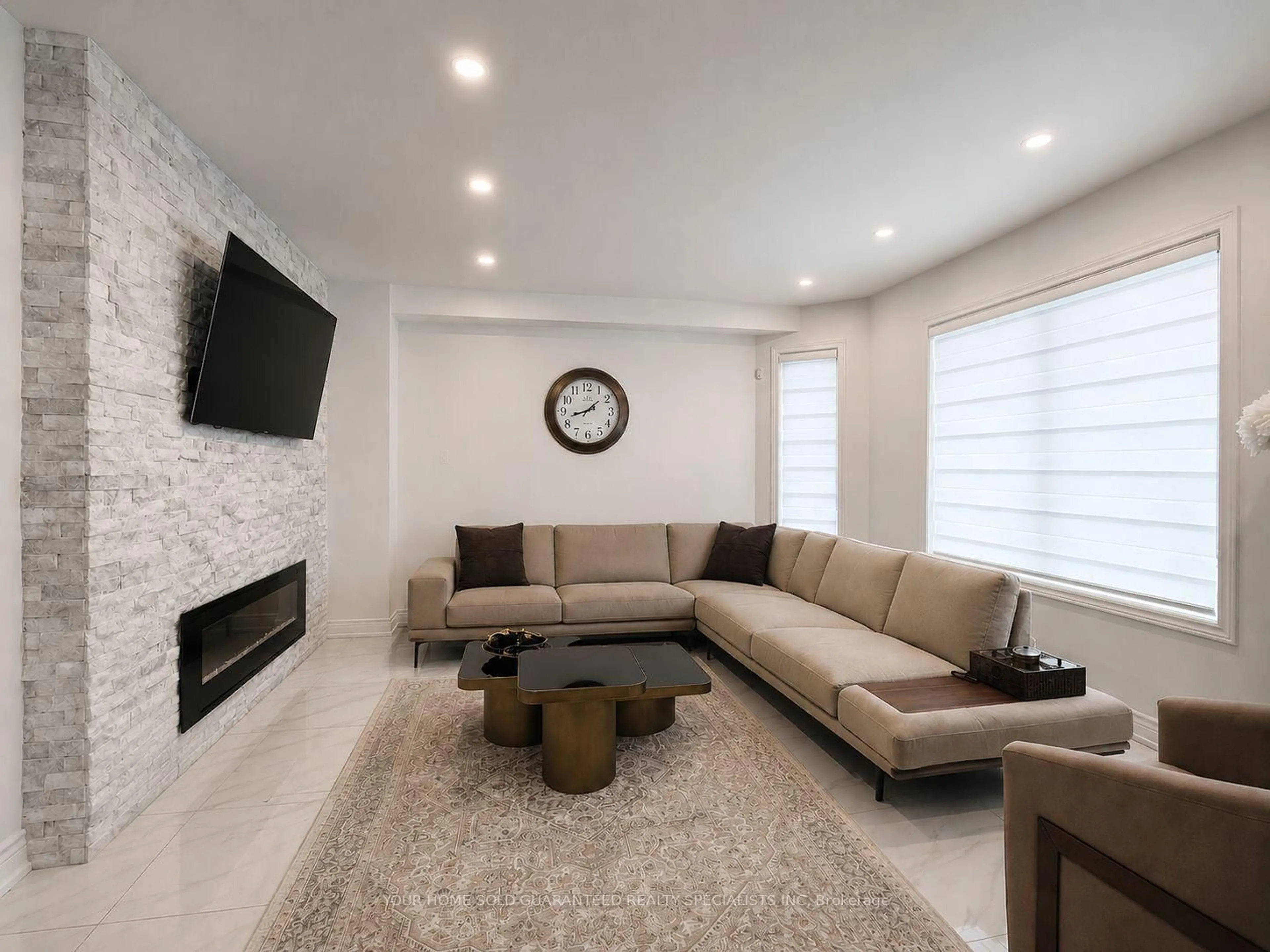 Living room with furniture, ceramic/tile floor for 107 Bel Canto Cres, Richmond Hill Ontario L4E 4H4