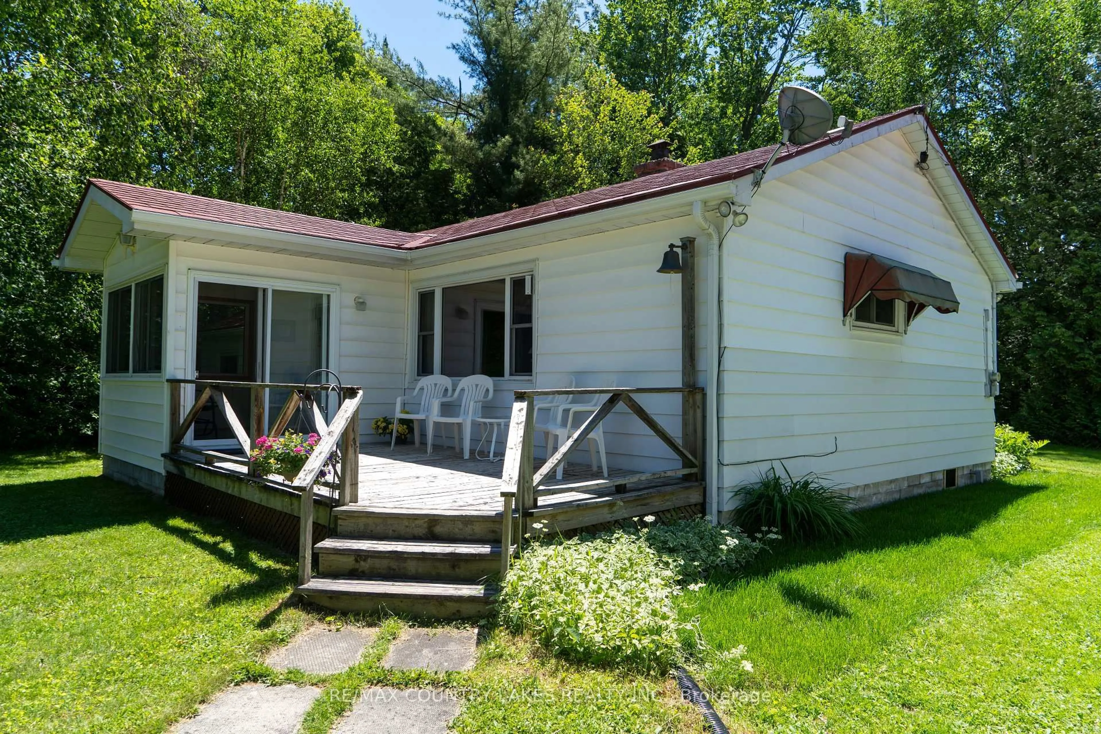 Patio, street for 24 Talbot Dr, Brock Ontario L0K 1A0