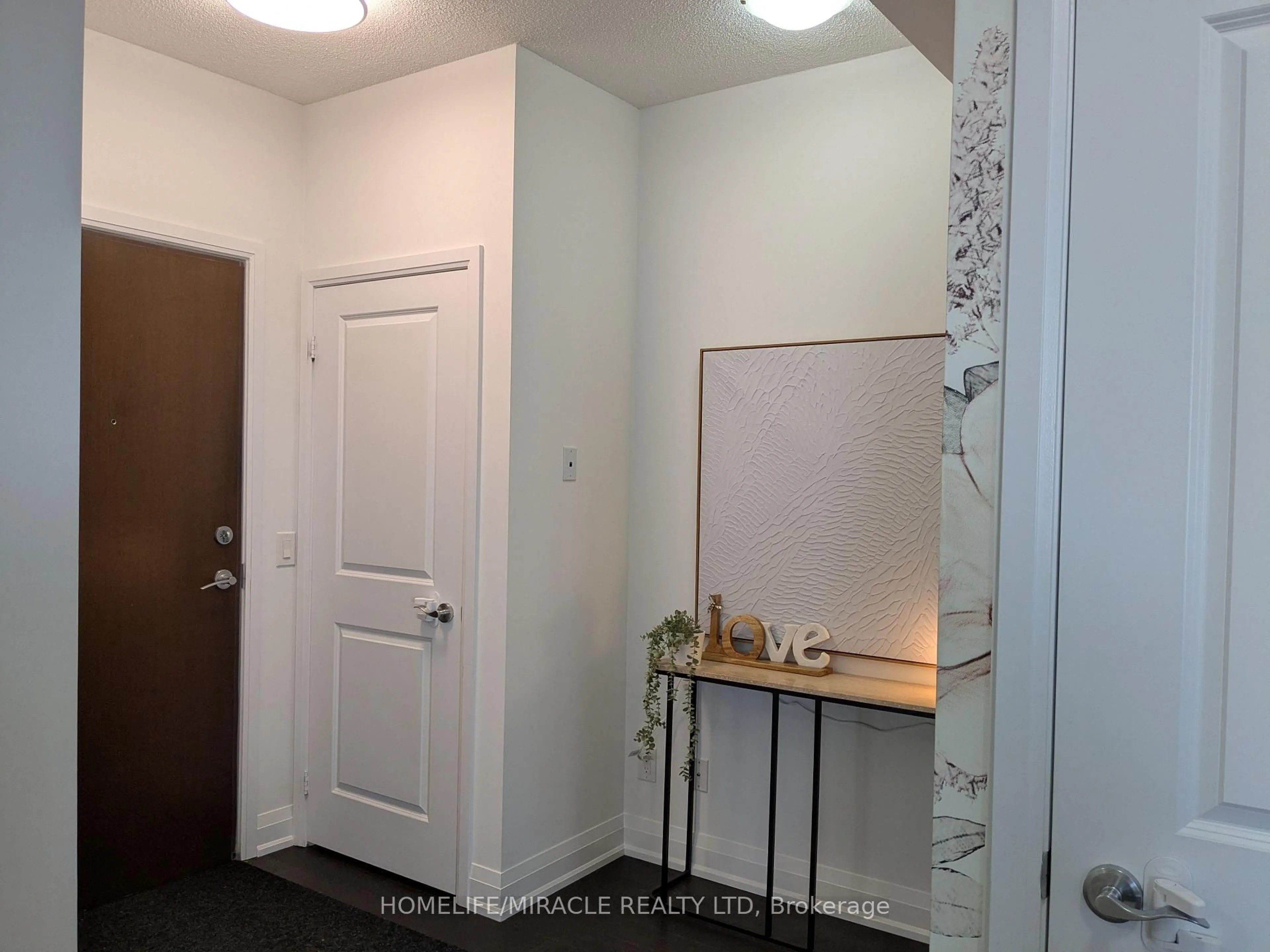 Indoor entryway for 9582 Markham Rd #611, Markham Ontario L6E 0T4