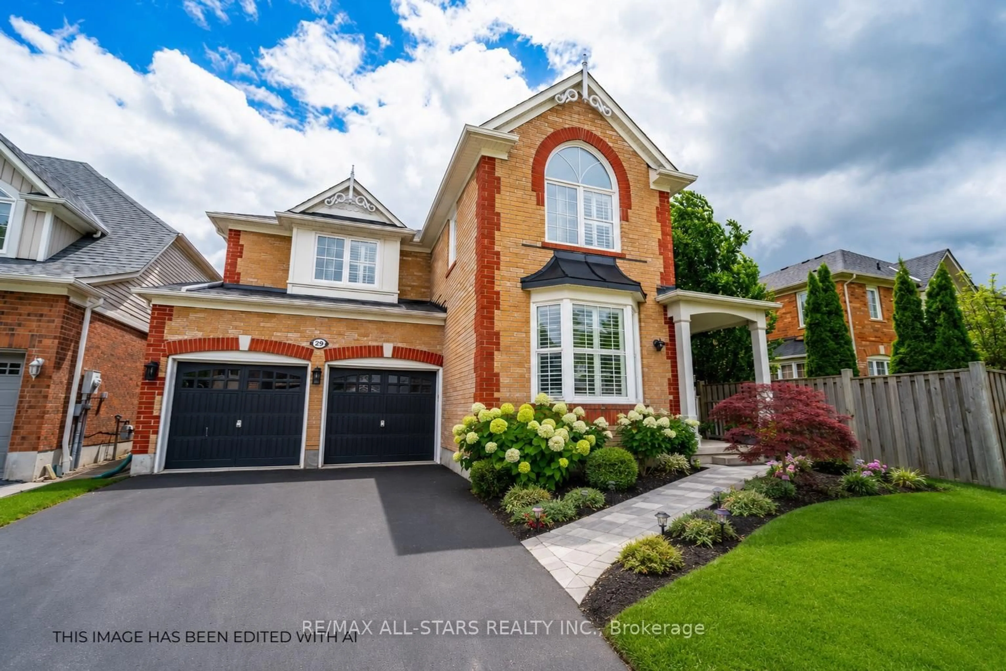 Home with brick exterior material, street for 29 Little Rouge Circ, Whitchurch-Stouffville Ontario L4A 0G2