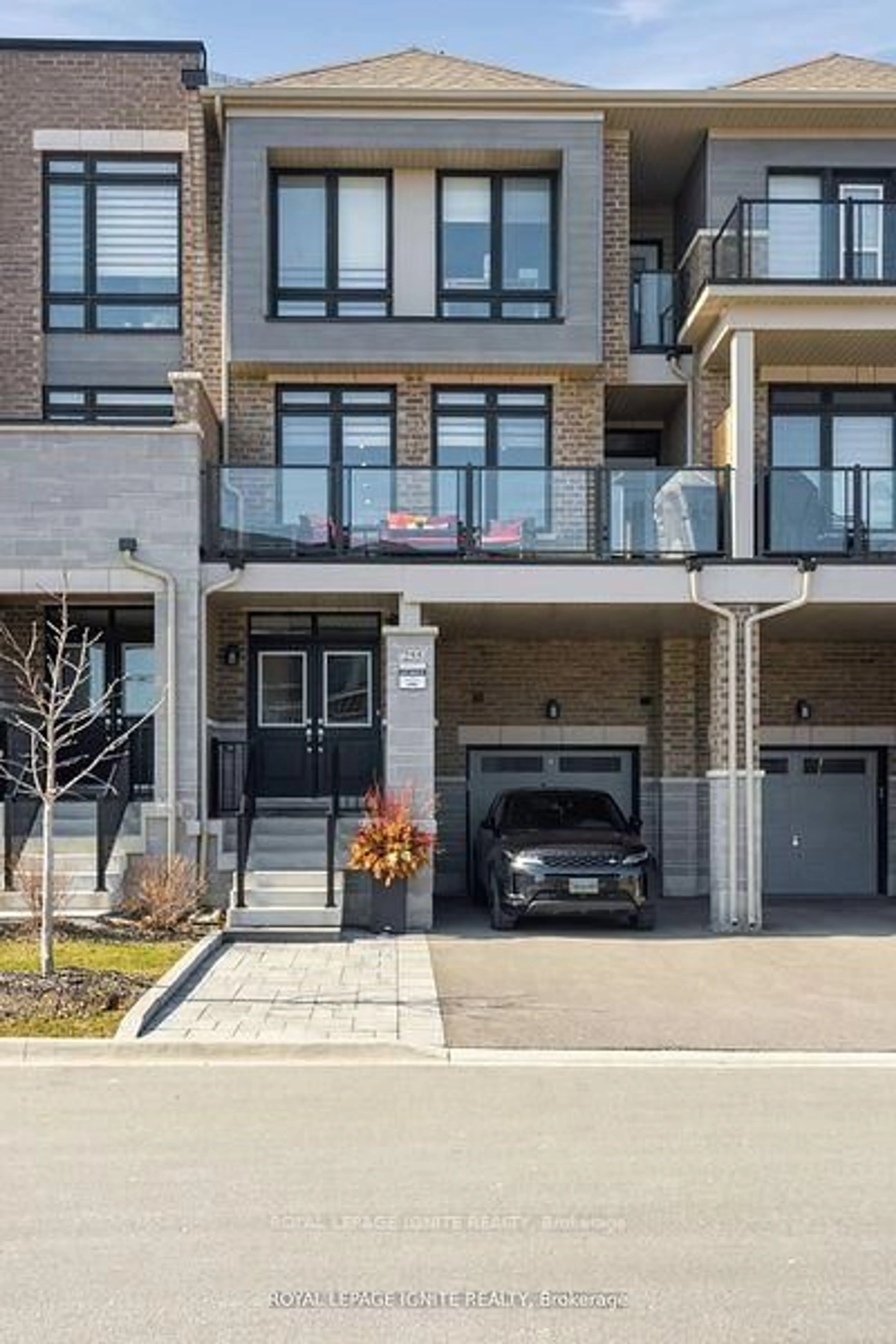 Unknown for 255 Moody Dr, Vaughan Ontario L4H 5G2