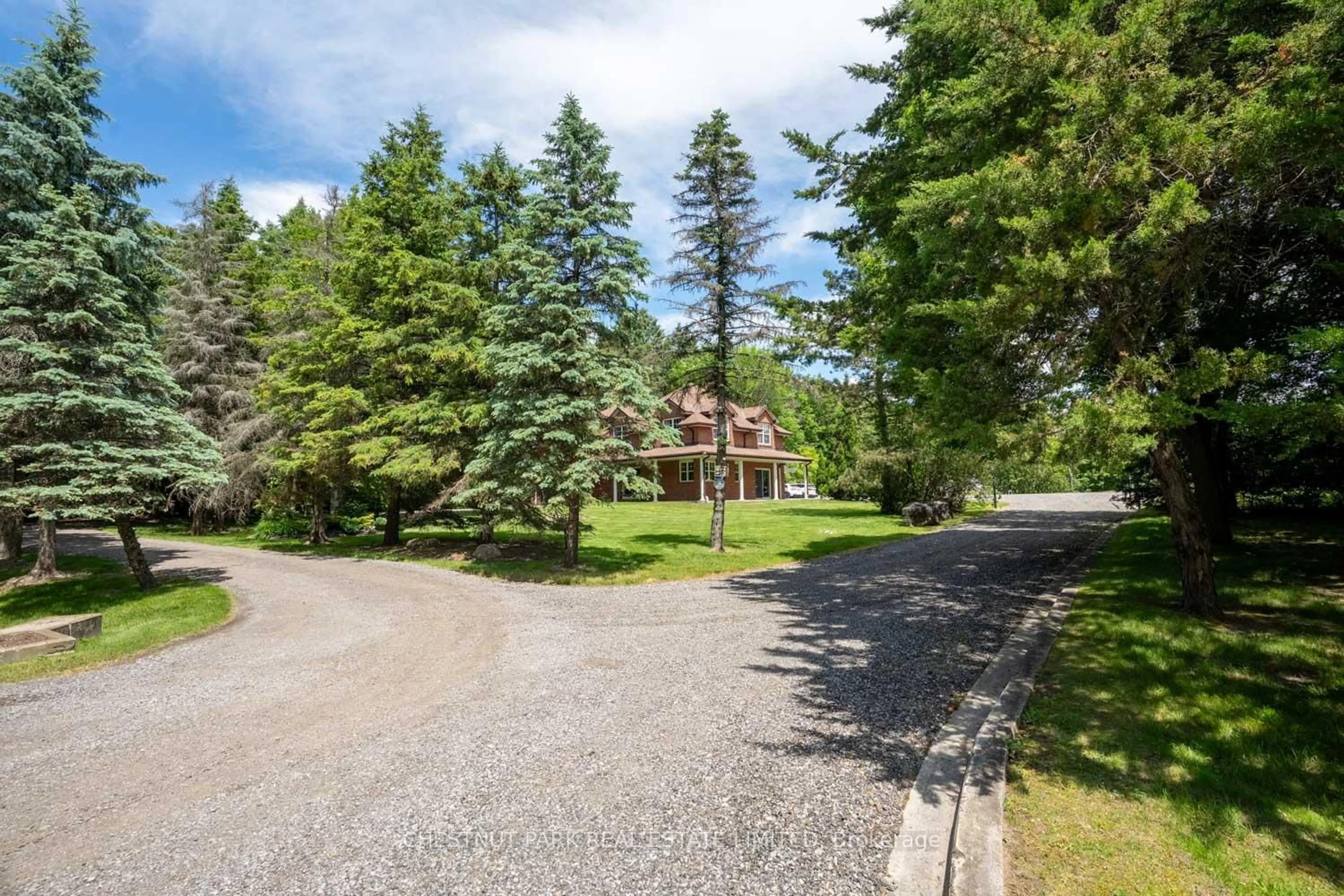 A pic from outside/outdoor area/front of a property/back of a property/a pic from drone, unknown for 15175 Keele St, King Ontario L7B 1A3