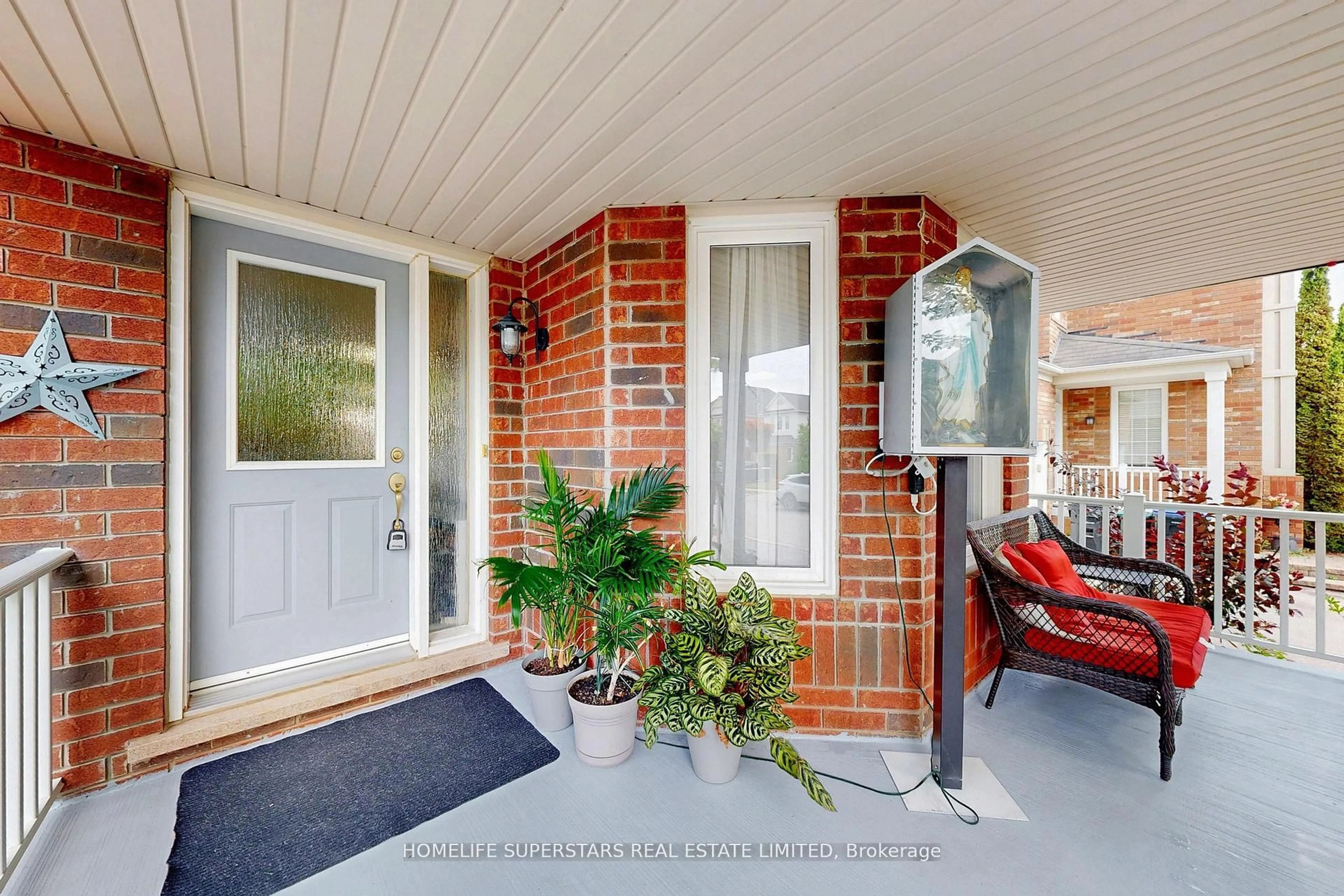 Indoor entryway for 68 Nunn Cres, New Tecumseth Ontario L9R 0C6