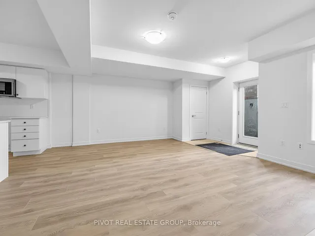 56 Elizabeth St #1104, Richmond Hill 5