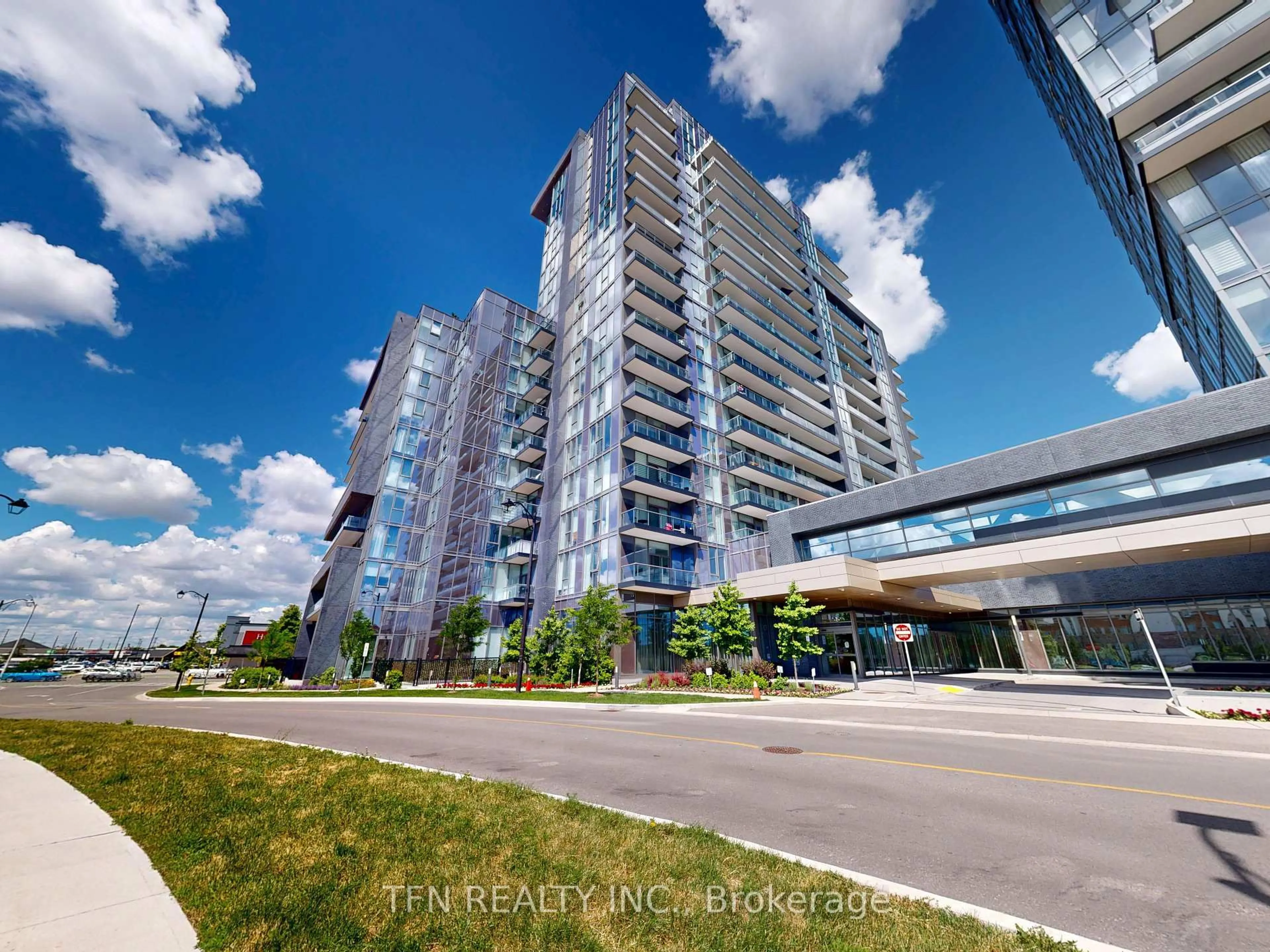 A pic from outside/outdoor area/front of a property/back of a property/a pic from drone, unknown for 10 Gatineau Dr #602, Vaughan Ontario L4J 0L2