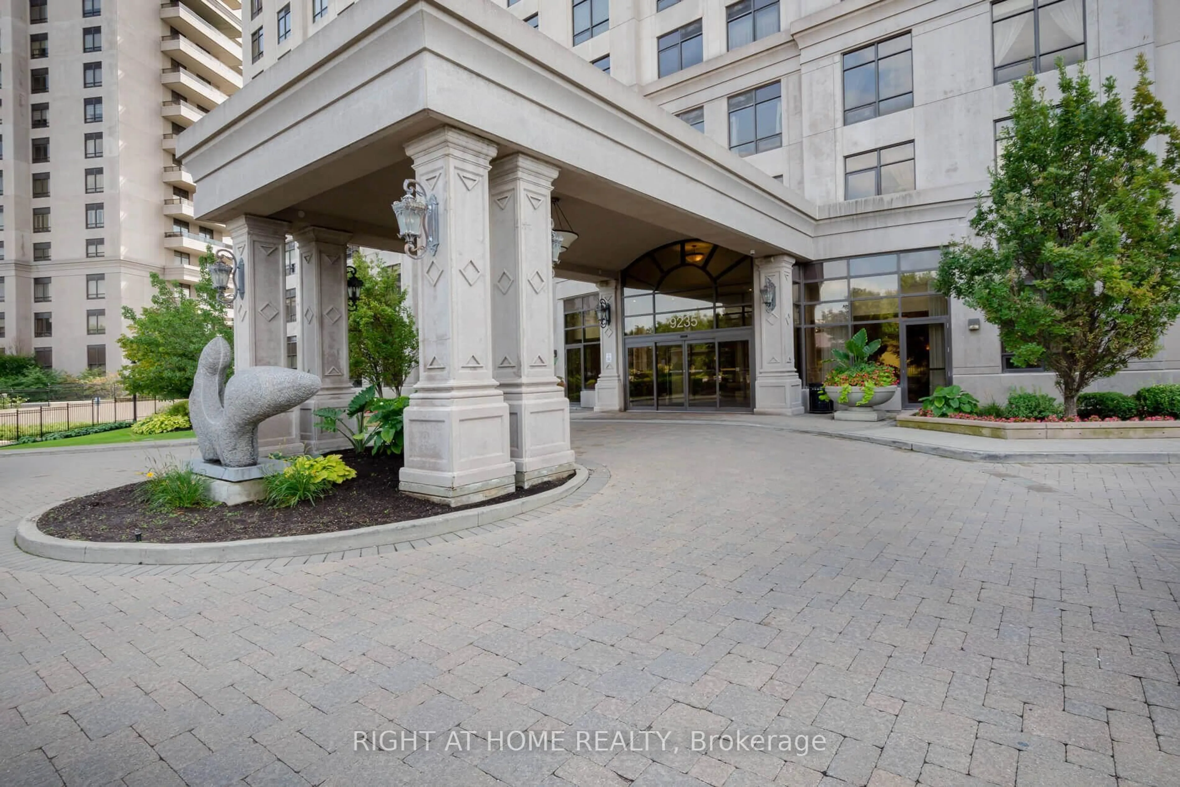Unknown for 9235 Jane St #1012, Vaughan Ontario L6A 0J8