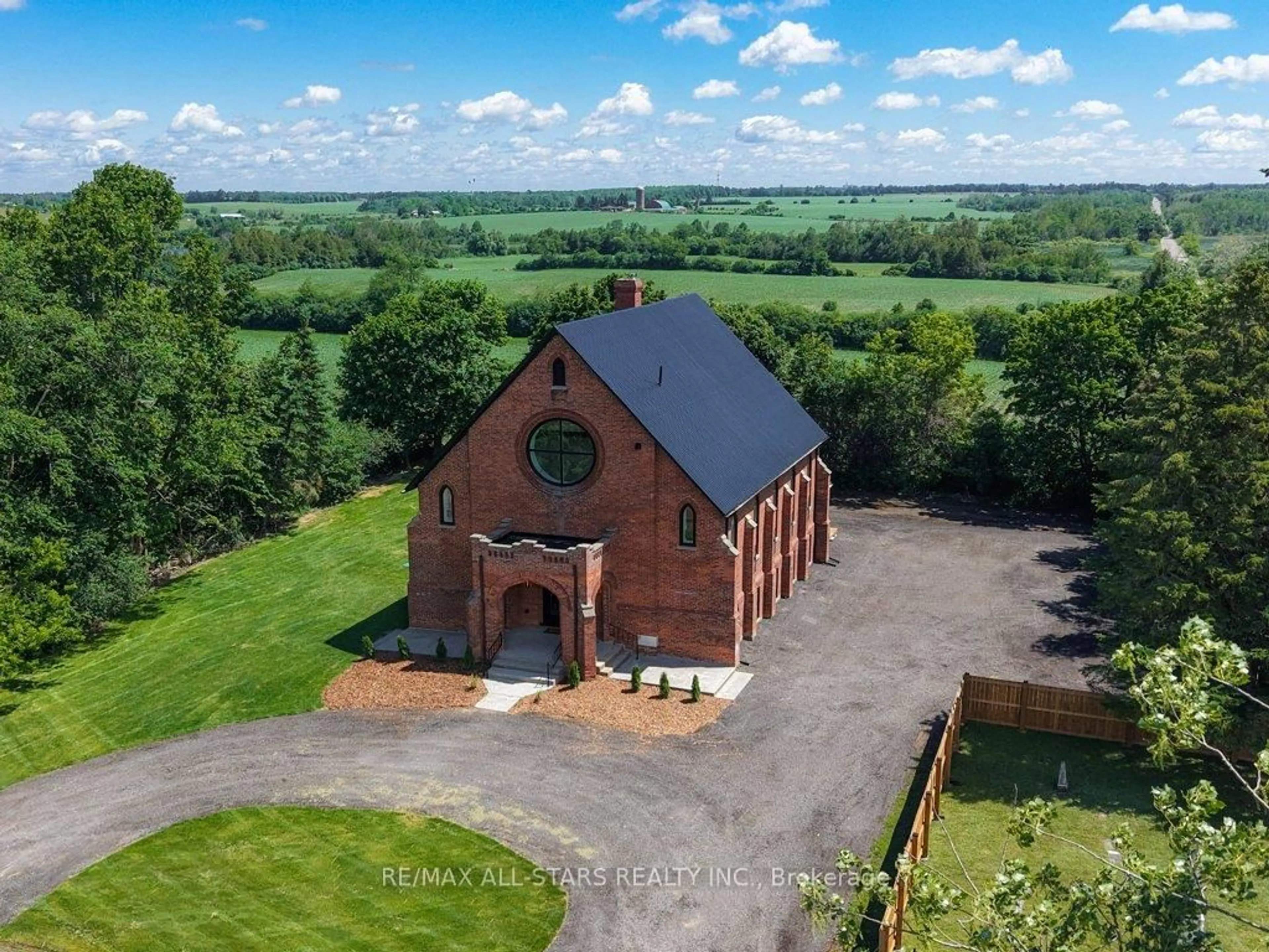 A pic from outside/outdoor area/front of a property/back of a property/a pic from drone, building for 16205 Sideroad 17a Rd, Brock Ontario L0C 1H0