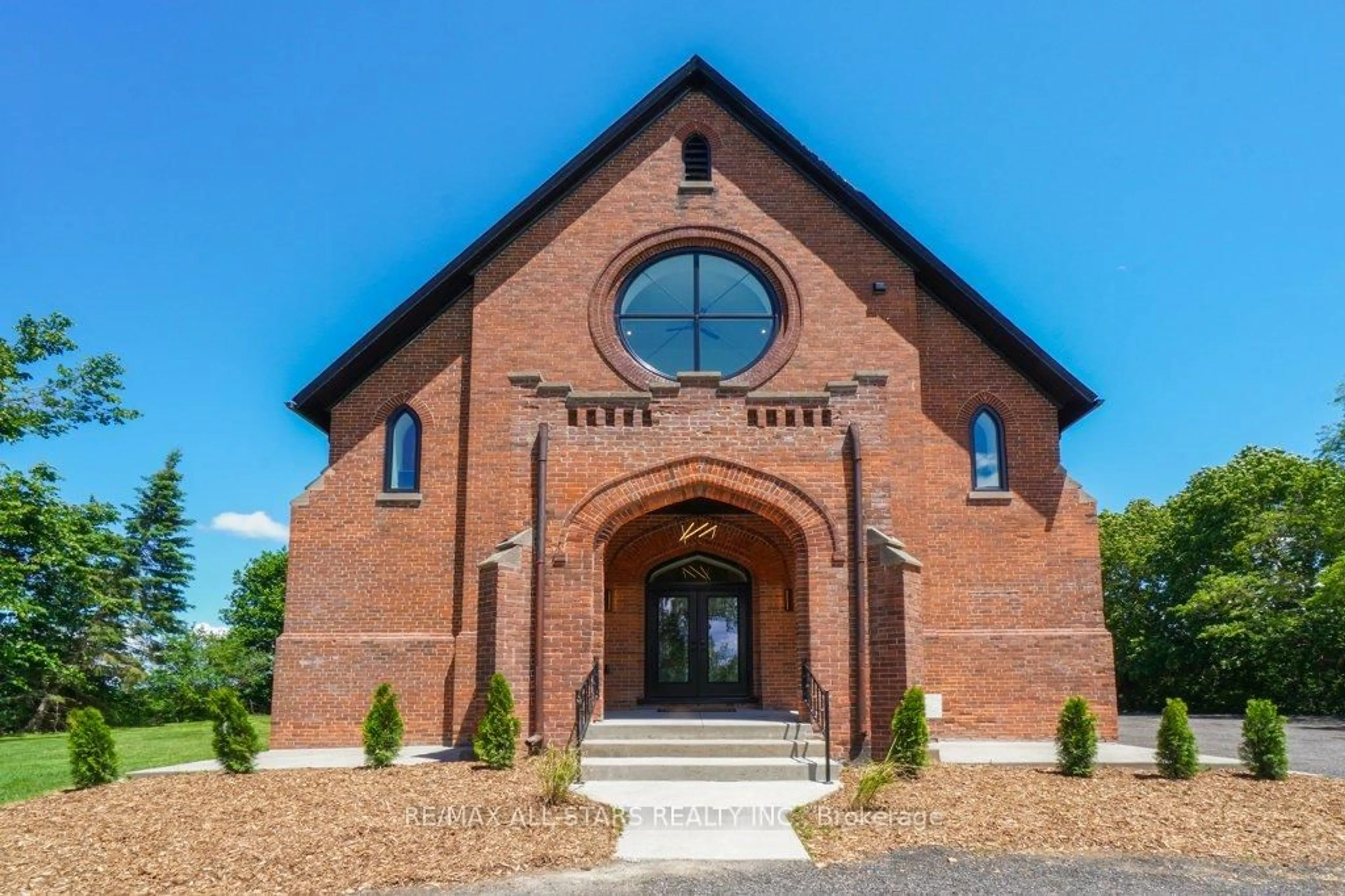Home with brick exterior material, building for 16205 Sideroad 17a Rd, Brock Ontario L0C 1H0