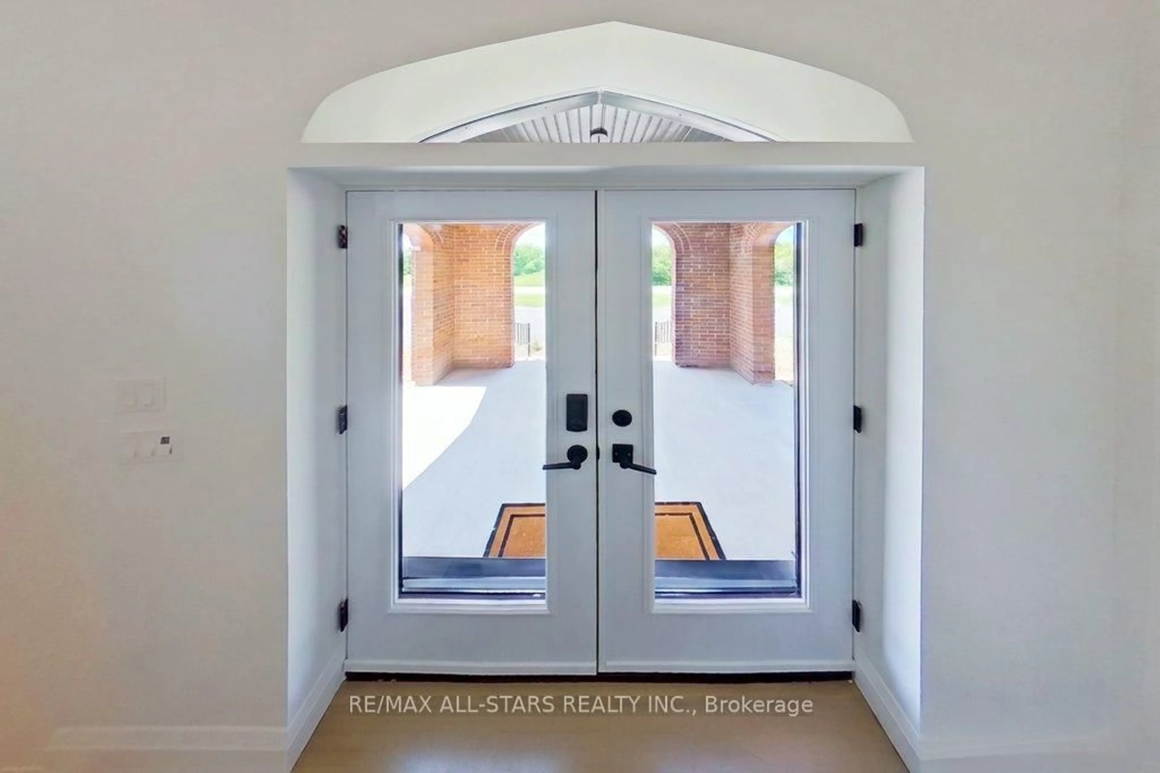 Indoor entryway for 16205 Sideroad 17a Rd, Brock Ontario L0C 1H0