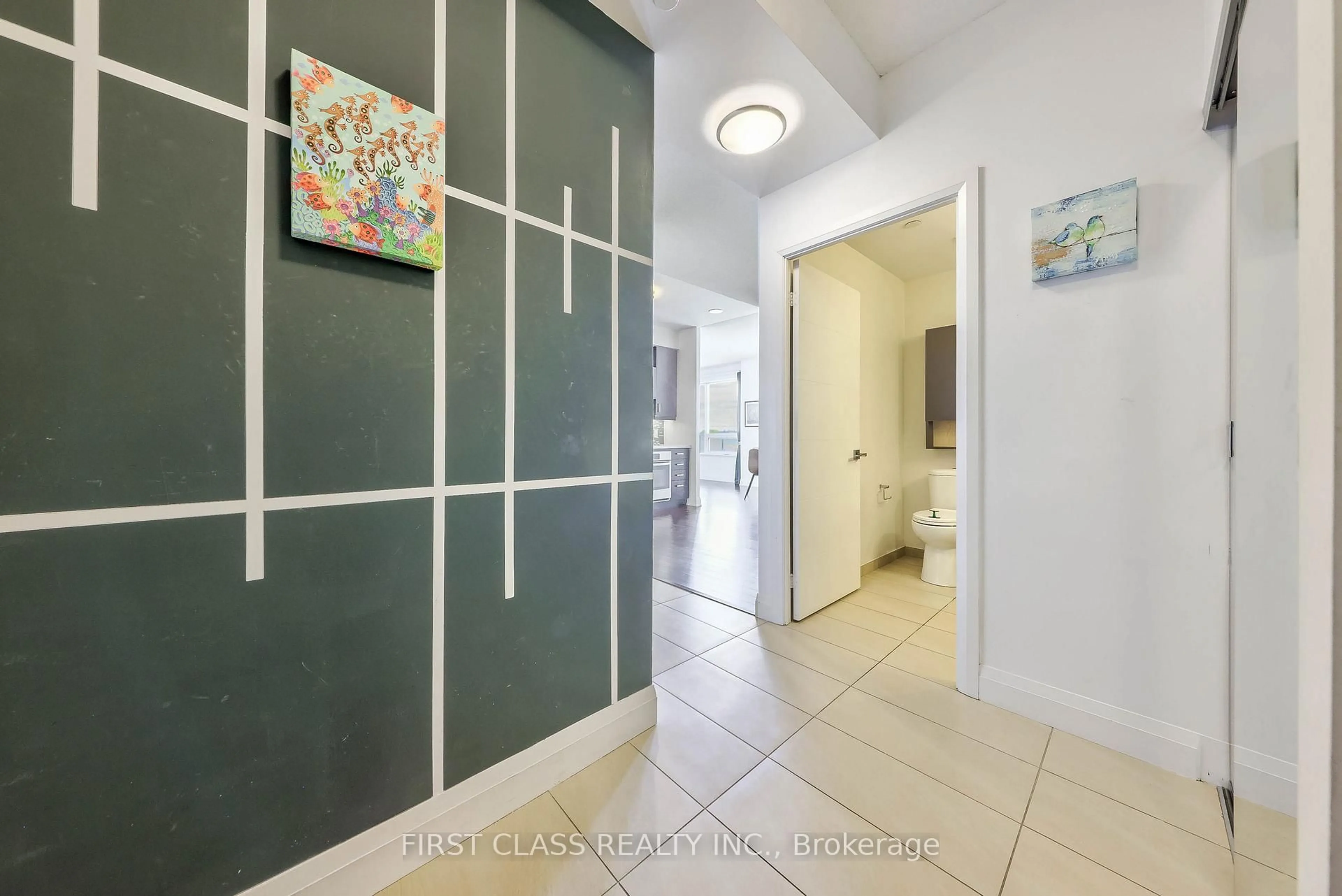 Indoor foyer for 28 Uptown Dr #610, Markham Ontario L3R 5M8