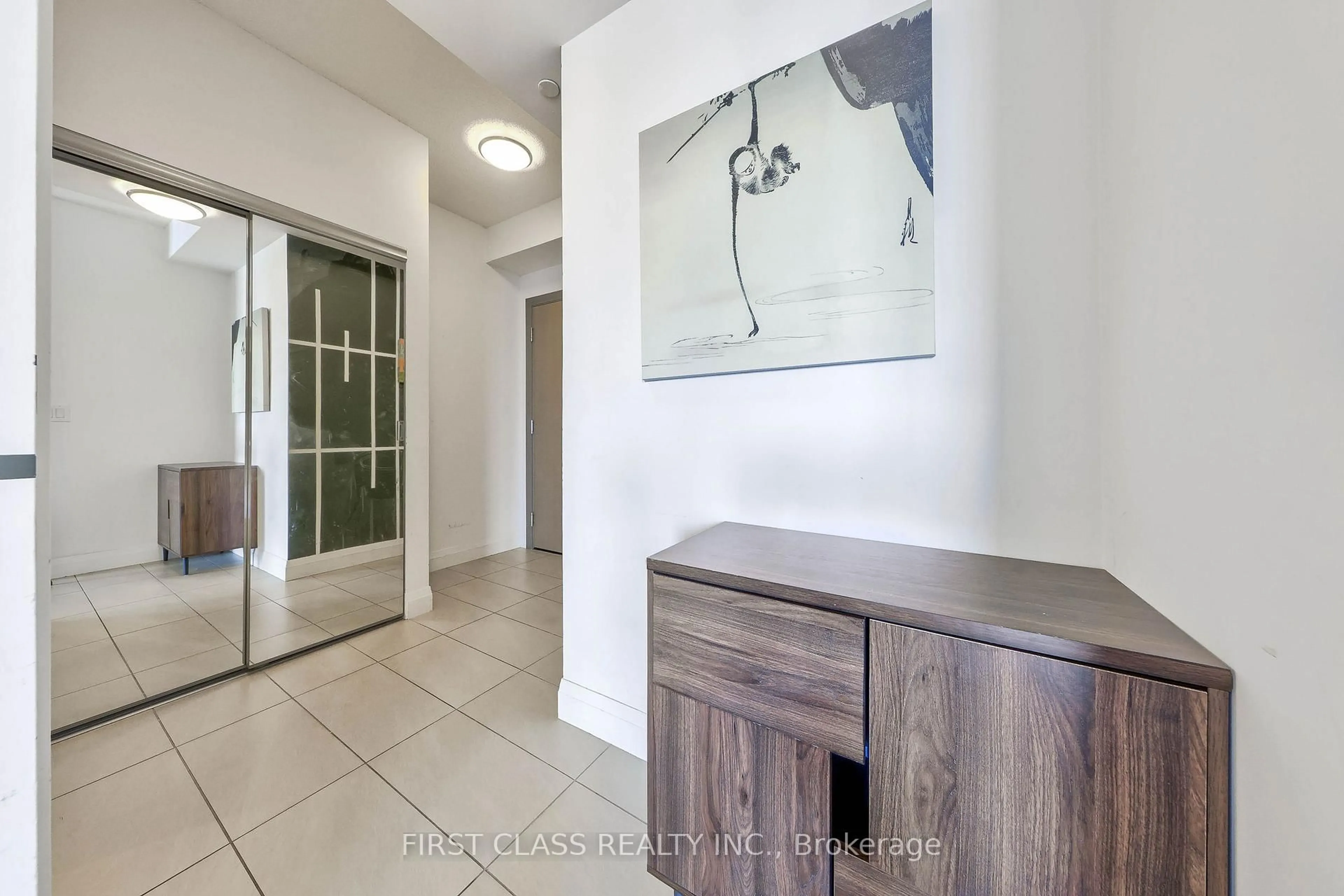 Indoor entryway for 28 Uptown Dr #610, Markham Ontario L3R 5M8