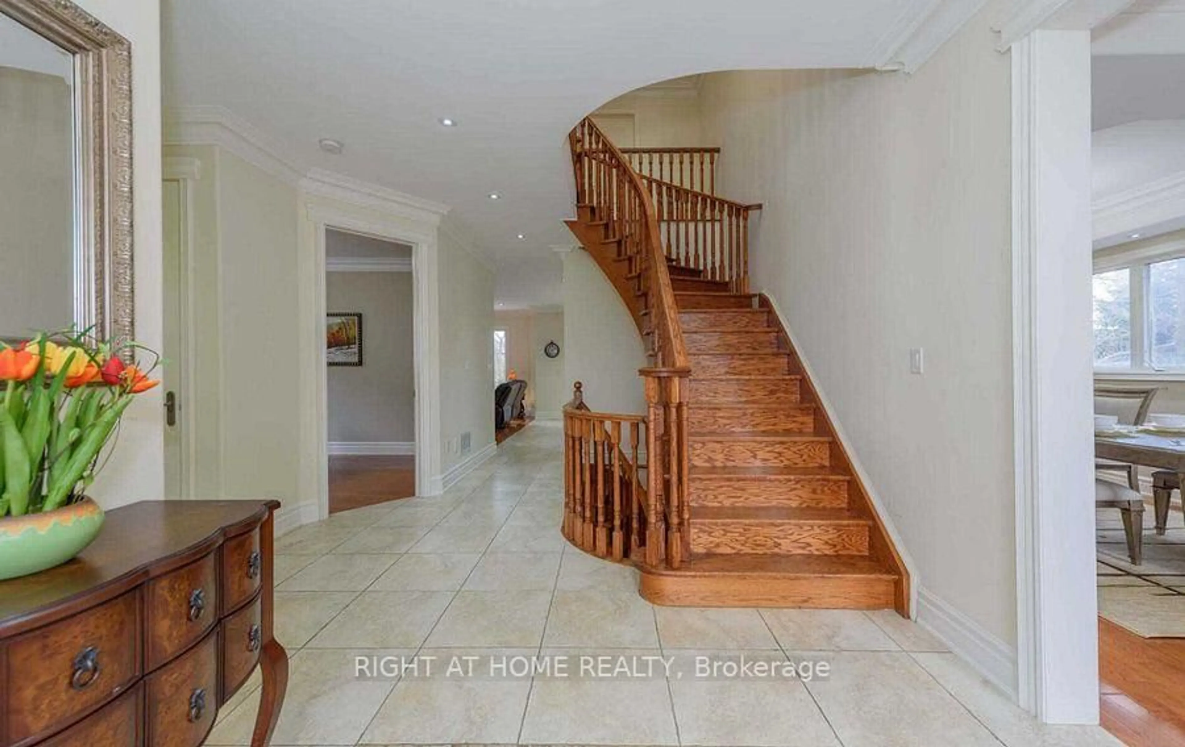 Unknown for 5A Pearson Ave, Richmond Hill Ontario L4C 7L6