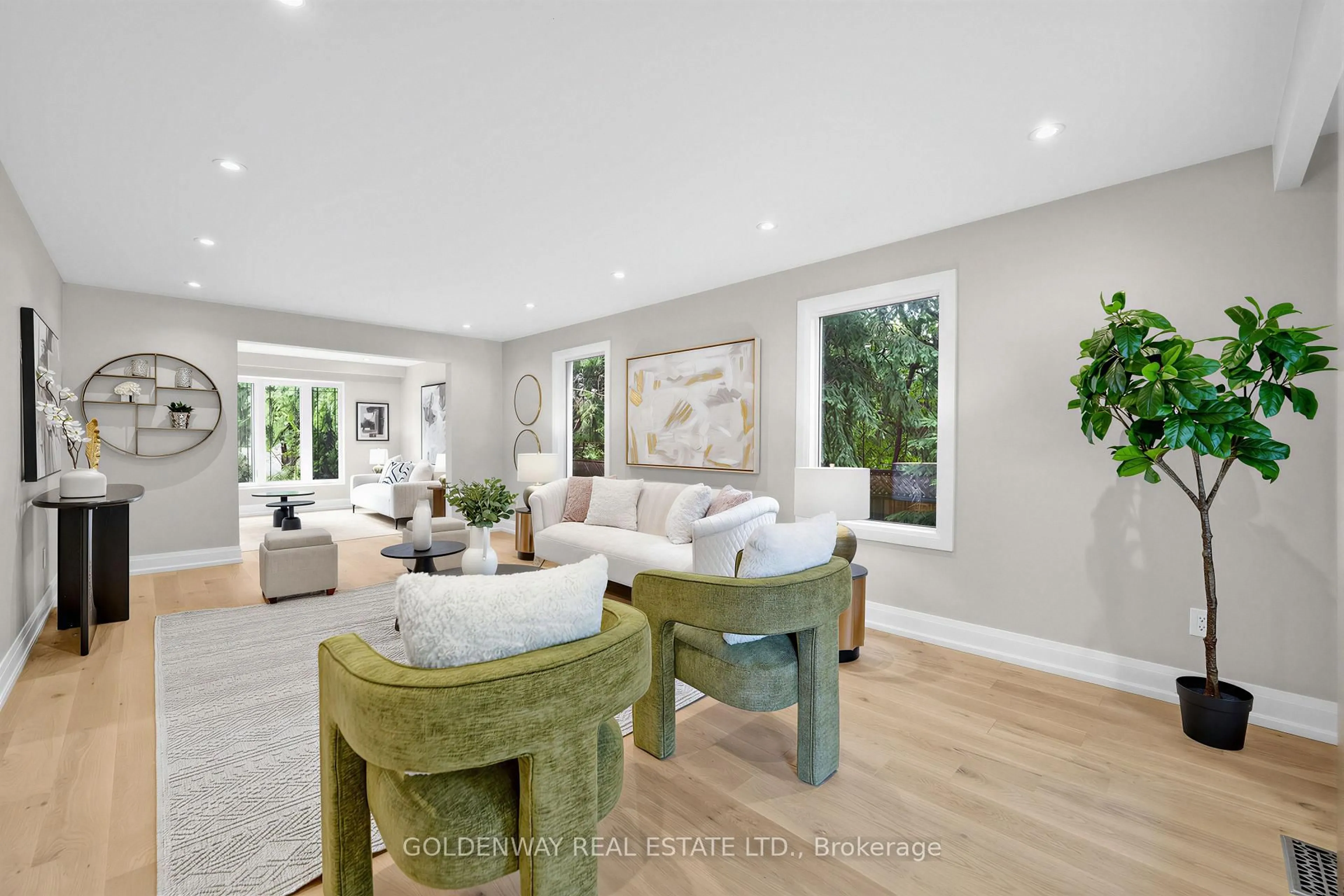 Living room with furniture, unknown for 3 Sir Lancelot Dr, Markham Ontario L3P 3S3