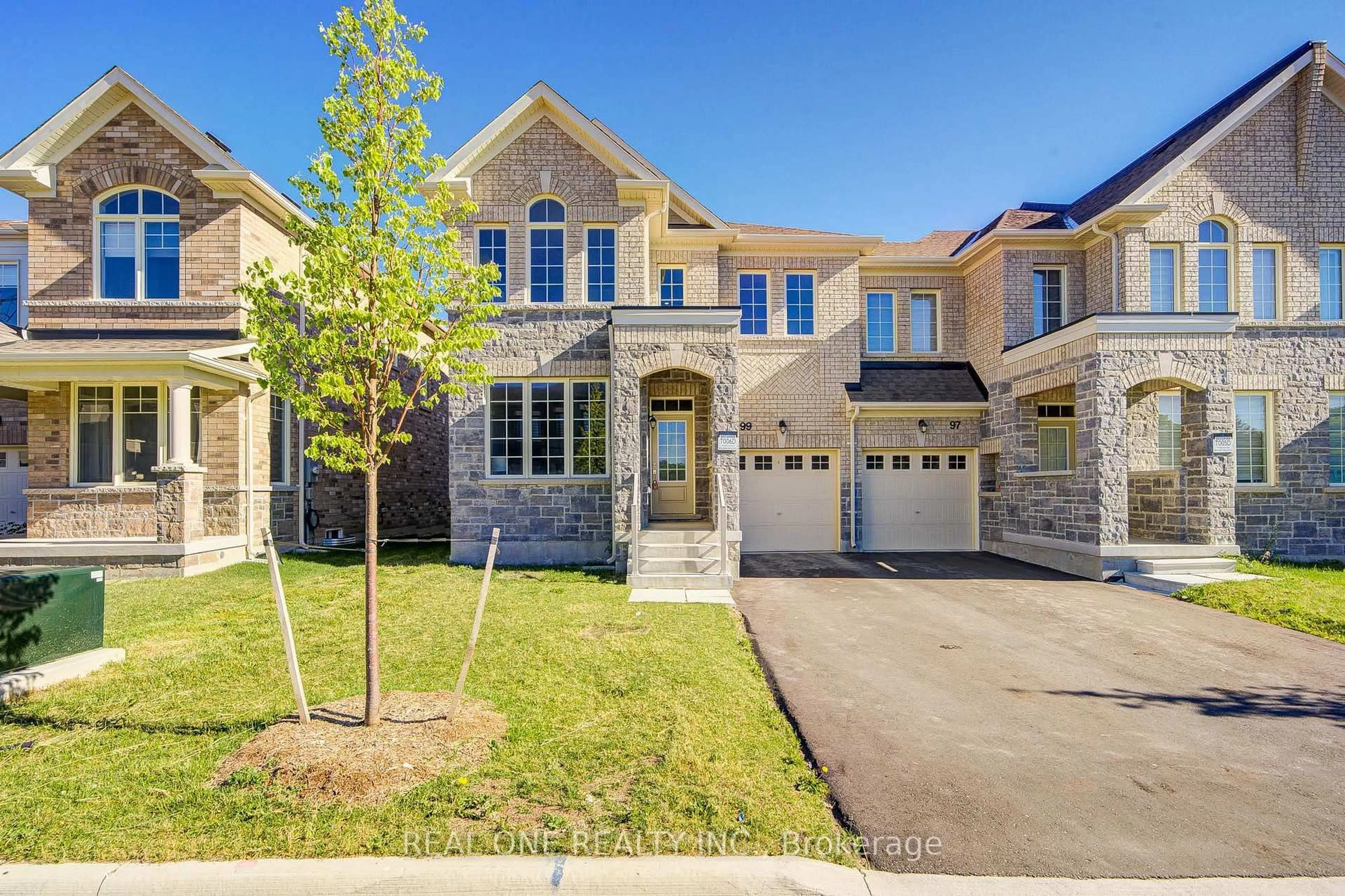 Home with brick exterior material, street for 99 Kenneth Rogers Cres, East Gwillimbury Ontario L9N 1S5
