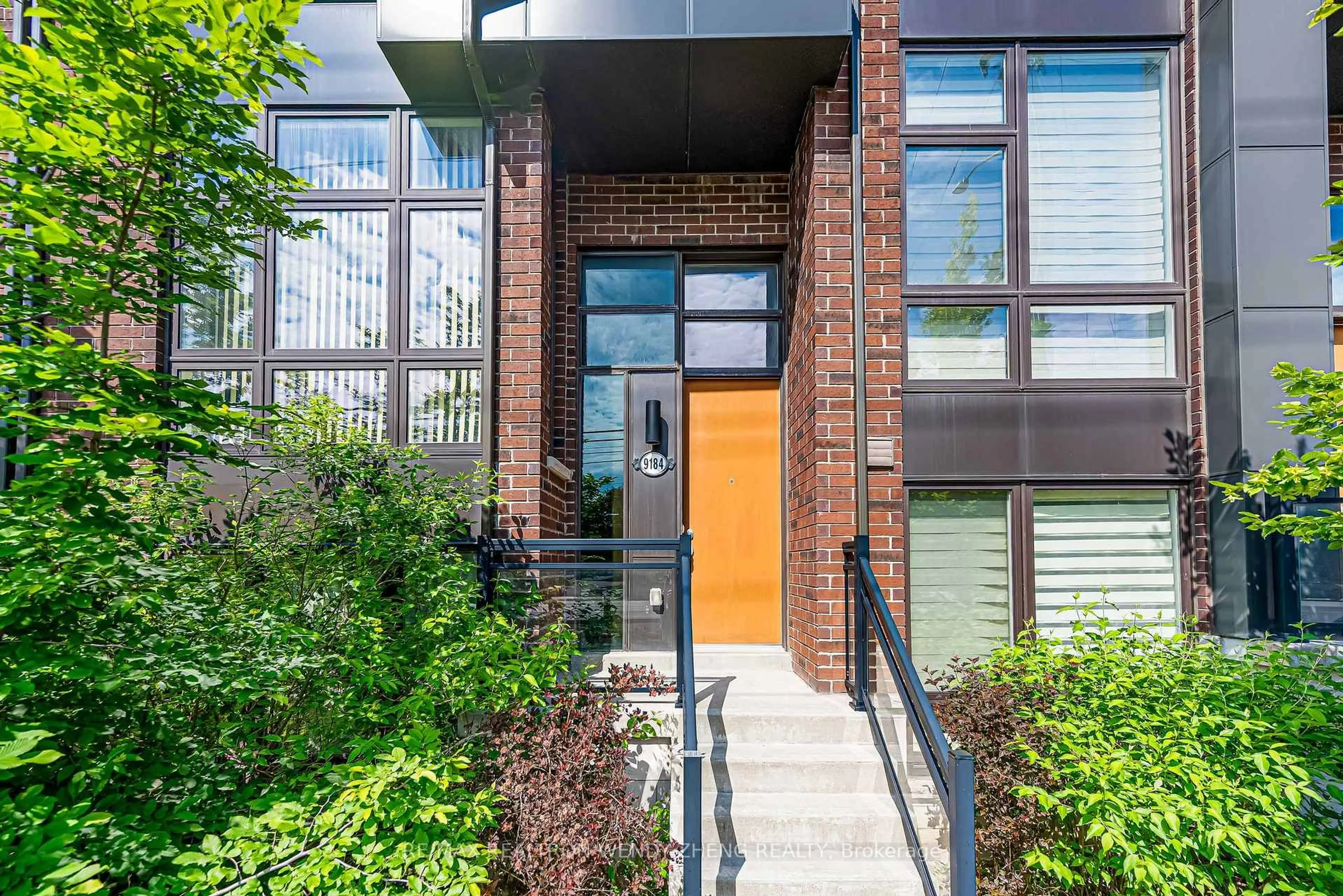 Home with brick exterior material, street for 9184 Bathurst St, Vaughan Ontario L4J 0K1