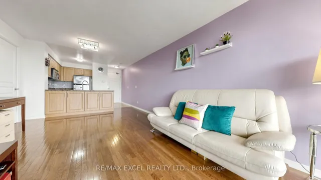 310 Red Maple Rd #318, Richmond Hill 5