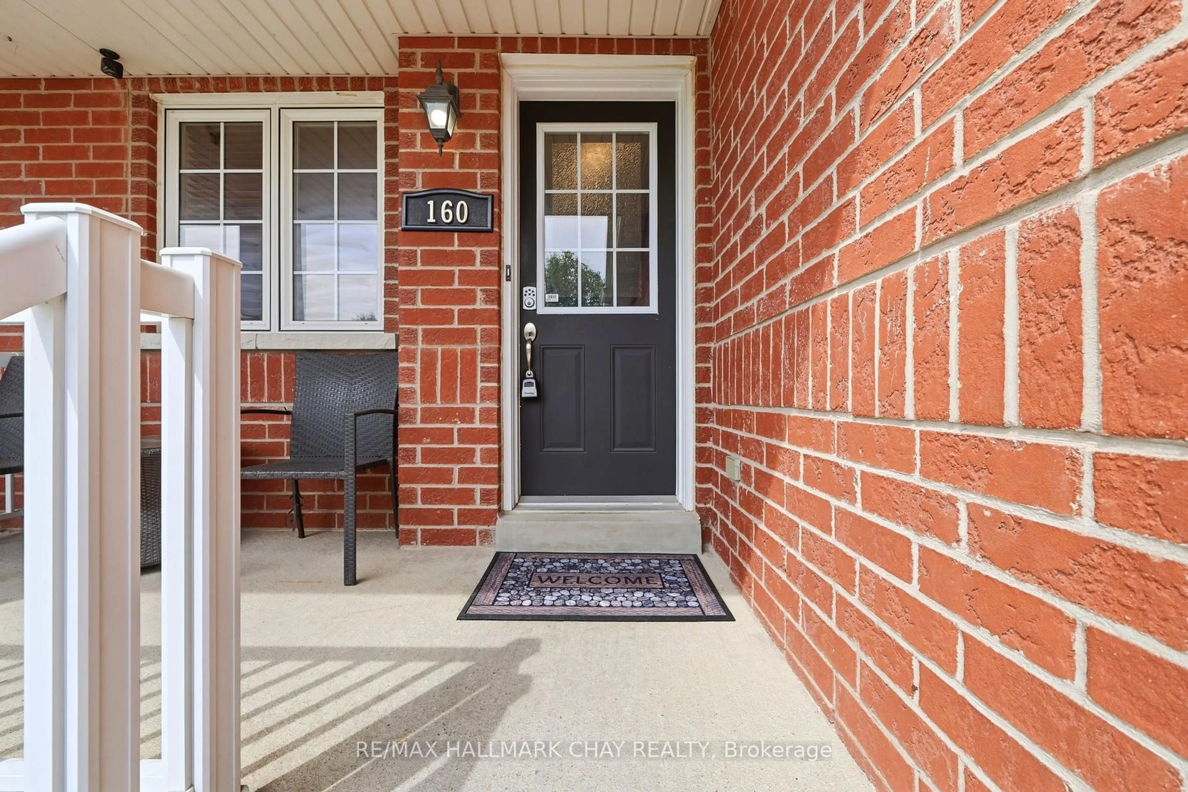 Indoor entryway for 160 Stonemount Cres, Essa Ontario L0M 1B4