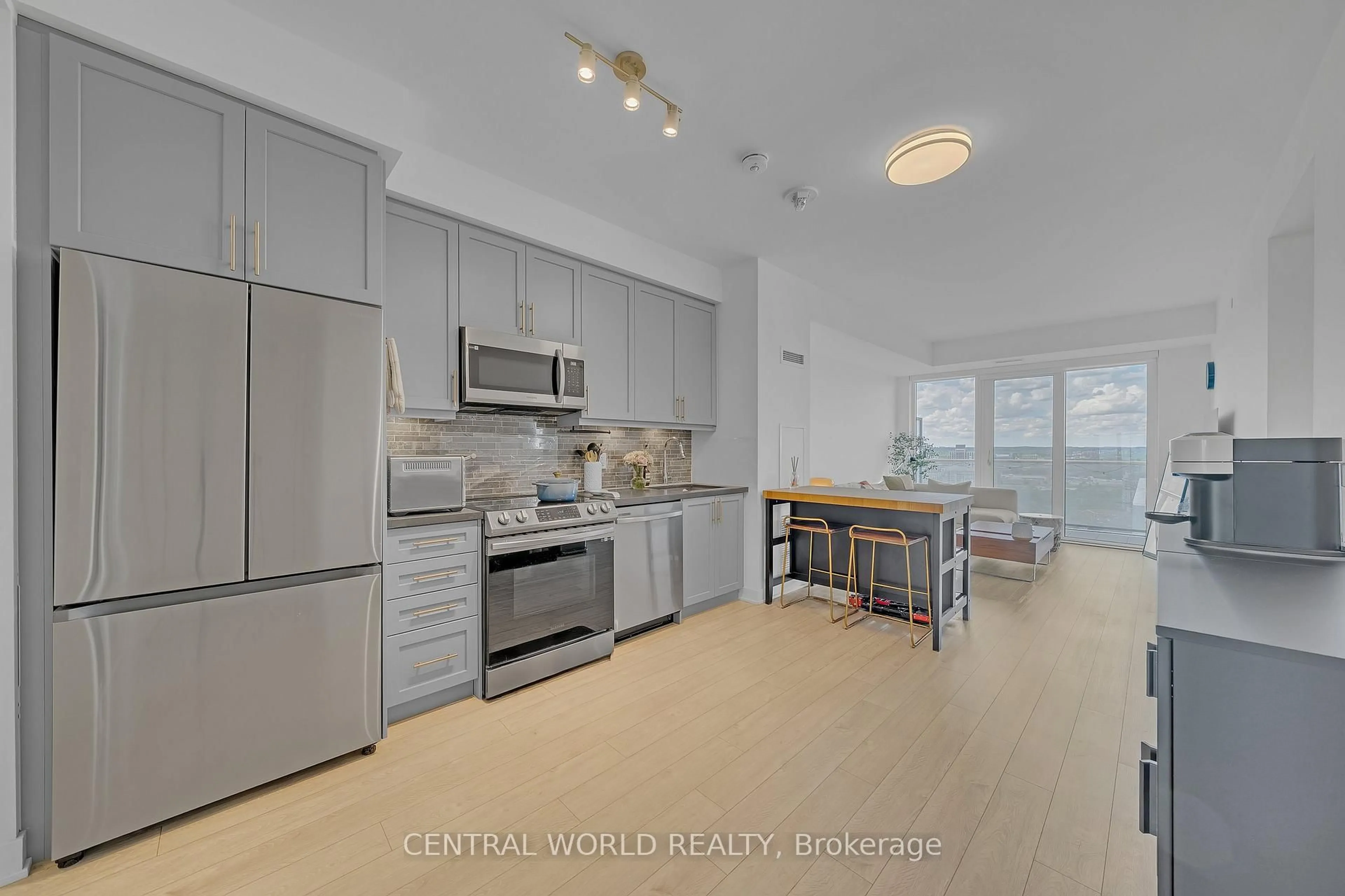 Open concept kitchen, unknown for 105 Oneida Cres #2405, Richmond Hill Ontario L4B 0H6