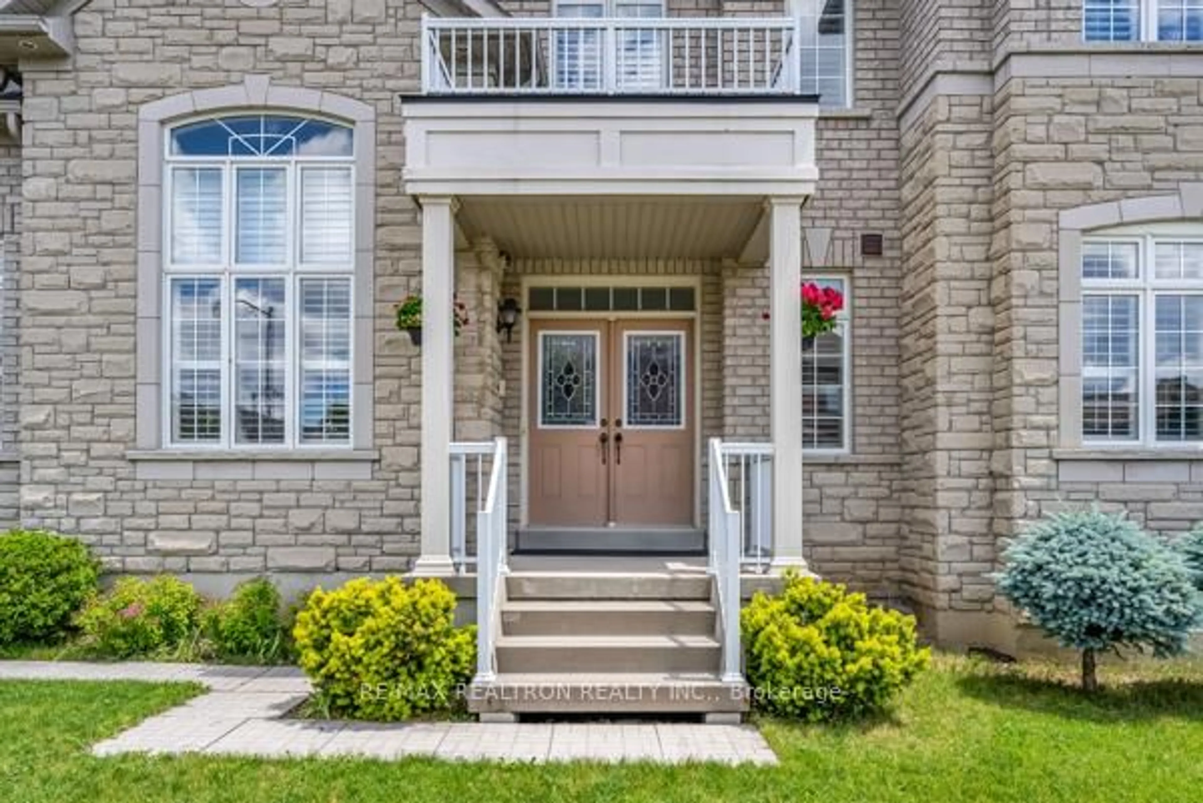 Indoor entryway for 86 Batchford Cres, Markham Ontario L6B 0C2